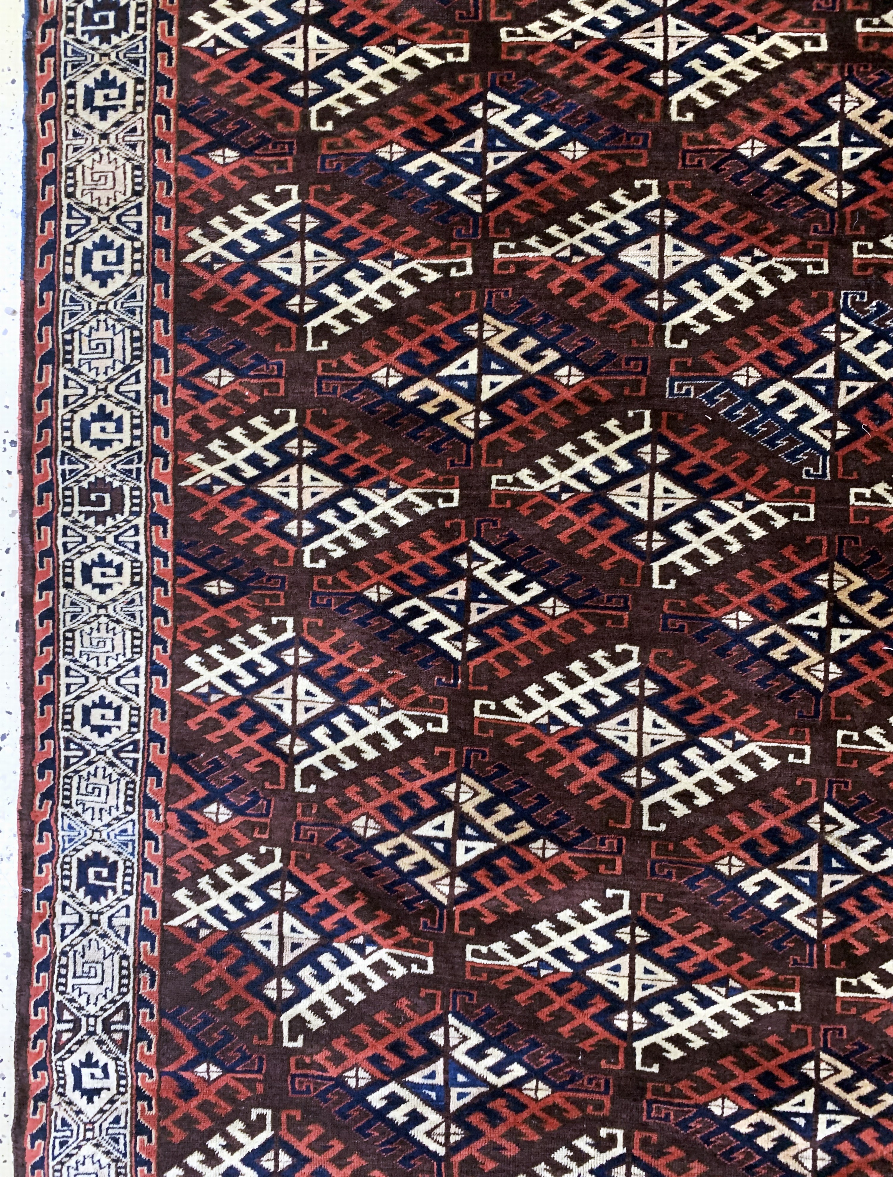Detail c: Yomud"Hauptteppich"antik, Turkmenistan, 19.Jhd, Wolle auf Wolle, ca. 330 x 202 cm, EHZ: 2-3