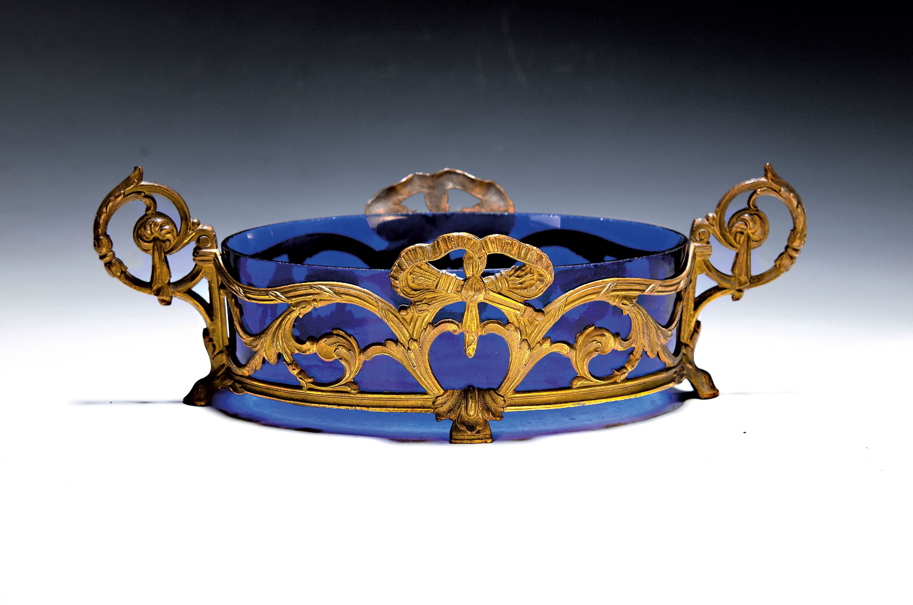 Image 27006193 - Jardiniere im Empirestil, Frankreich, 19./20.Jh., Messingkorpus, blauer Glaseinsatz, ...