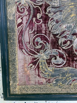 27006175c - ´Metallstickerei´antik, Italien, 19.Jhd, Metallstickerei auf Samt, ca. 75 x 62 ...