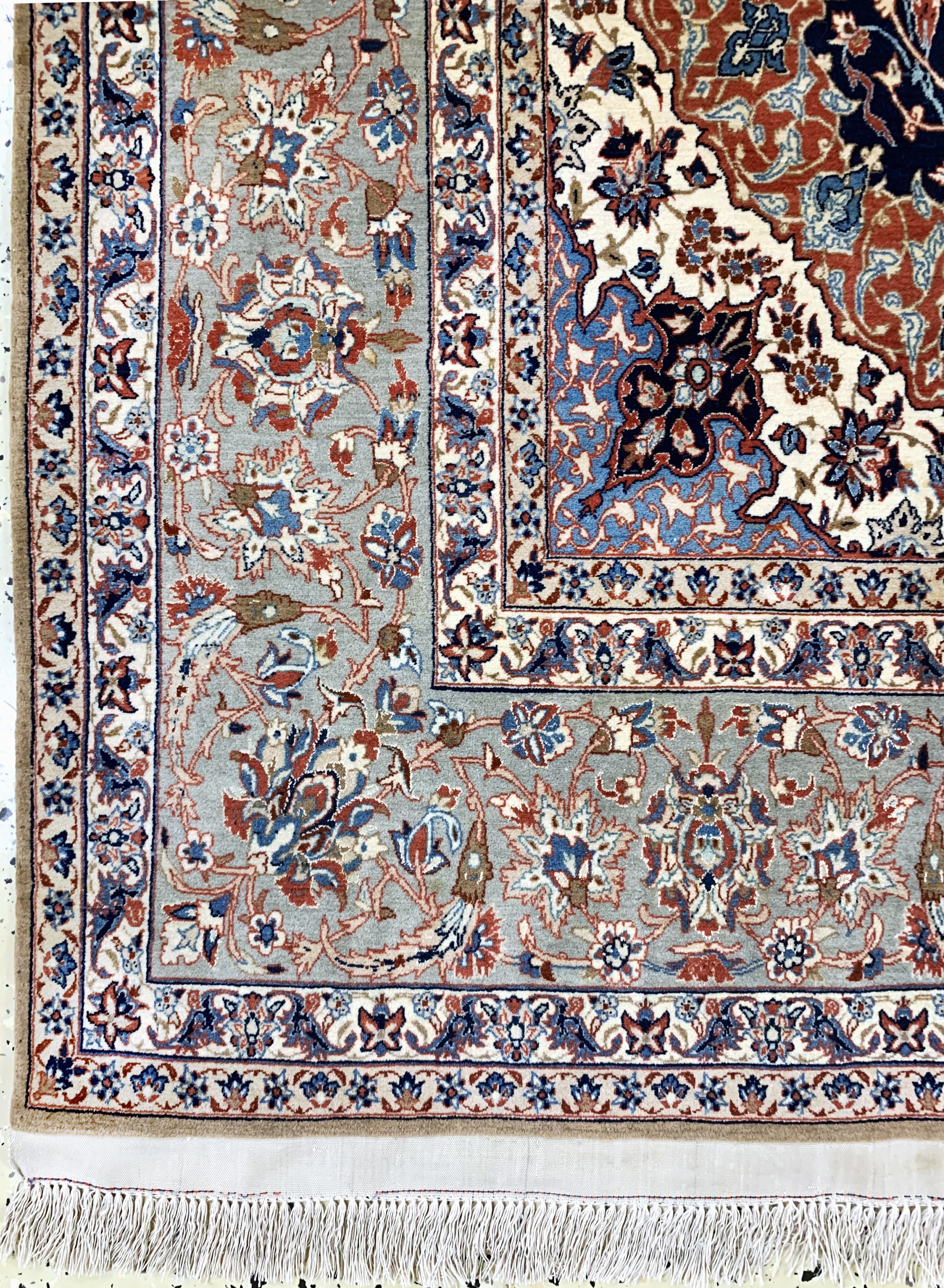 Detail b: Esfahan fein Persien, signiert"Sadegh Seyrafian", um 1920-1930, Korkwolle mit und auf Seide, ca. 240 x 145 cm, ca. 1,2 Mio. Kn/qm, EHZ: 2