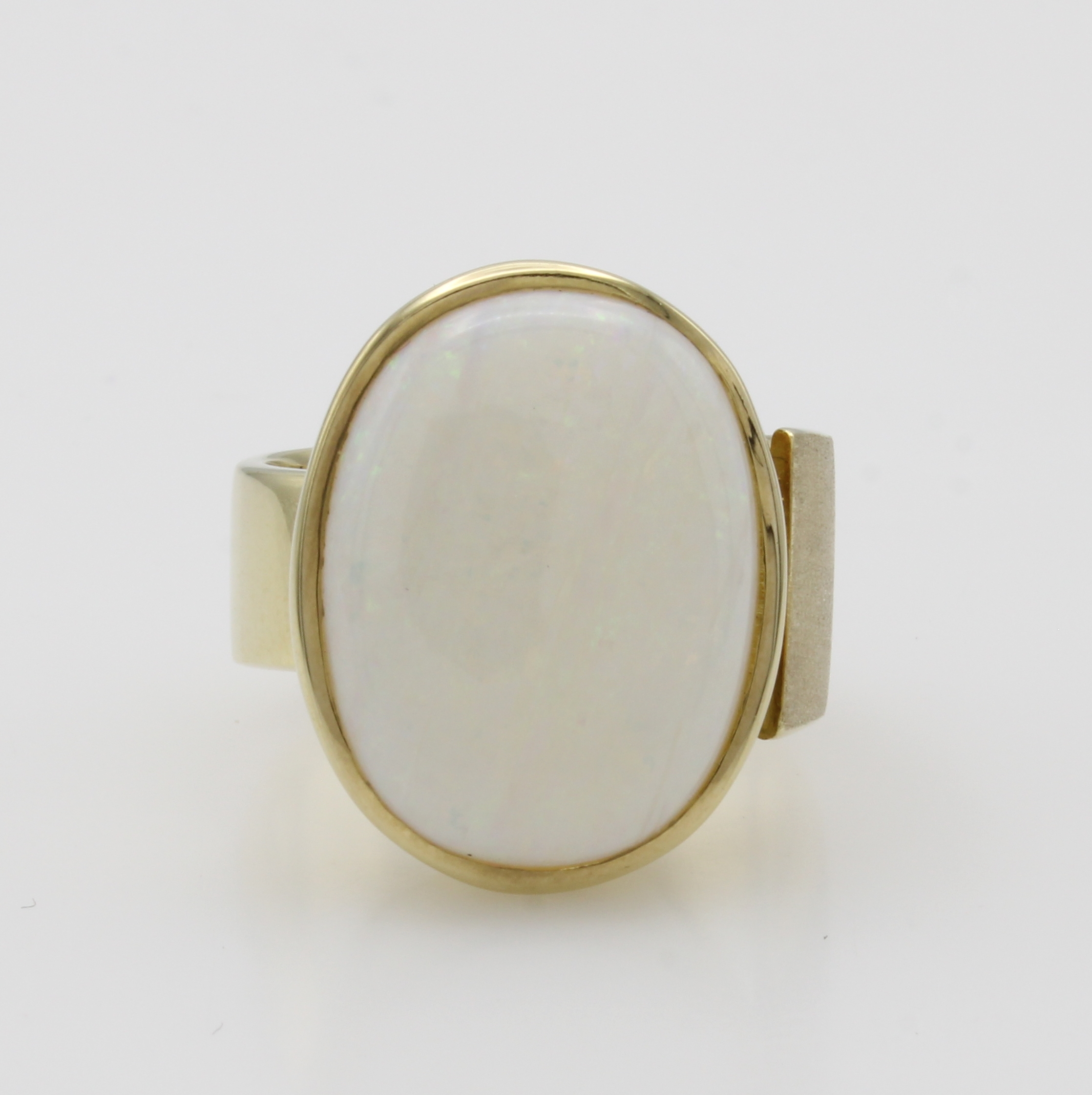 Image 27006243 - Ring mit Opal, GG 585/000, Schiene z.T. matt. u. asymmetrisch anges., ovaler Opal ca. ...