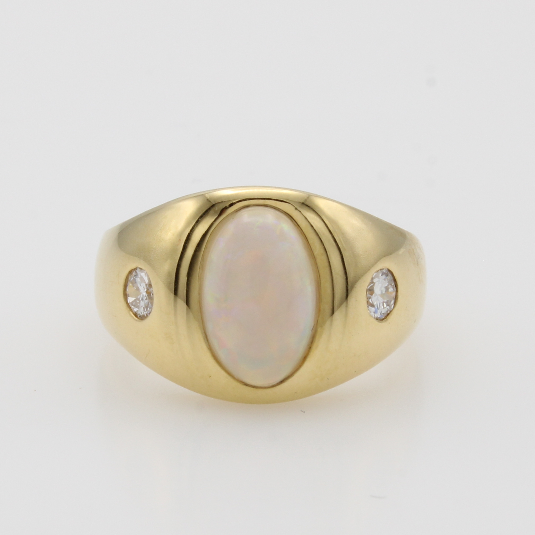 Image 27006252 - Ring mit Opal und Brillanten, GG 750/000, ovaler Opal ca. 1.8 ct, 2 Brill. zus. ca. 0.26 ...