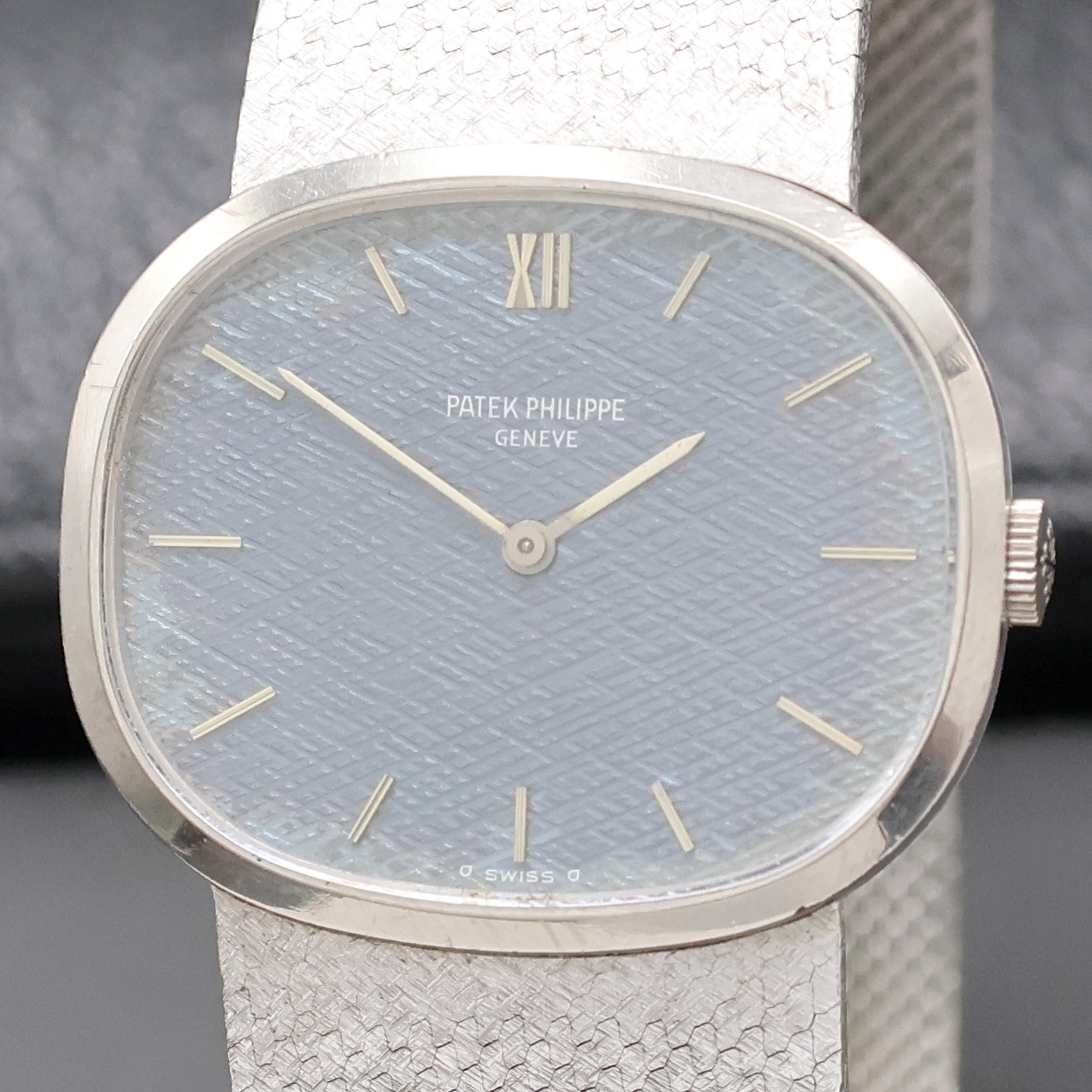 Detail a: PATEK PHILIPPE Herrenarmbanduhr Referenz 3545 in WG 750/000 mit original Box und Papier, Schweiz verk. Sept. 1974, Handaufzug, 3-tlg. Geh., Boden u. ...