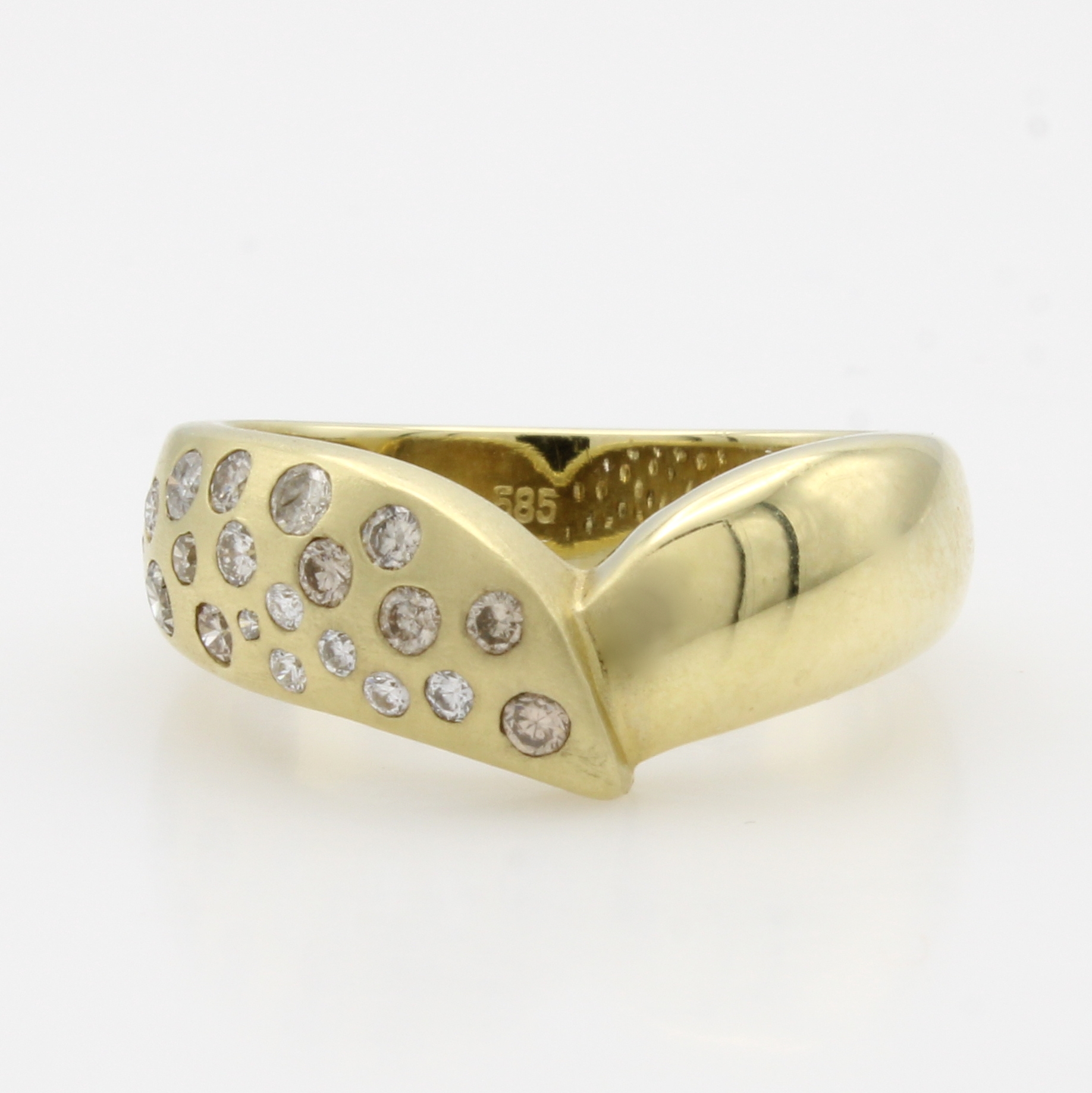 Image 27006388 - Ring mit Brillanten, GG 585/000, z.T. matt., Brill. zus. ca. 0.61 ct naturf./si, anged. ...