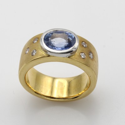 27006365a - Ring mit Saphir und Brillanten, GG 750/000, z.T. matt., ovaler Saphir ca. 2.72 ct, 6 ...
