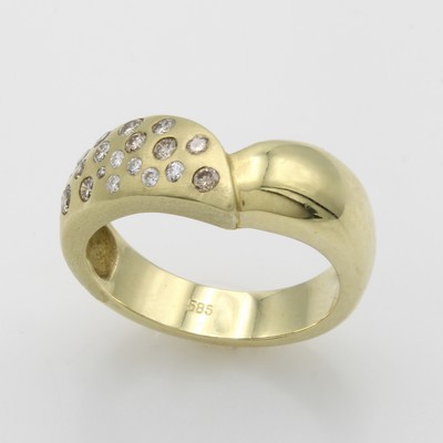 27006388a - Ring mit Brillanten, GG 585/000, z.T. matt., Brill. zus. ca. 0.61 ct naturf./si, anged. ...