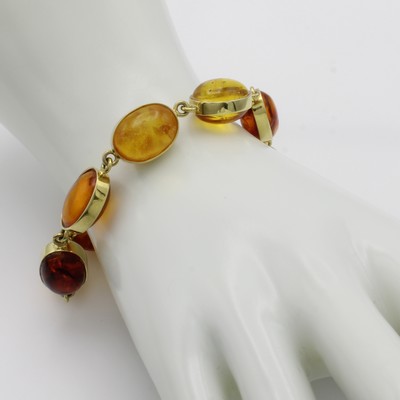 27006585a - Armband mit Bernsteinen, GG 585/000, ovale Bernsteincabochons in glatter Fassung zus. ...