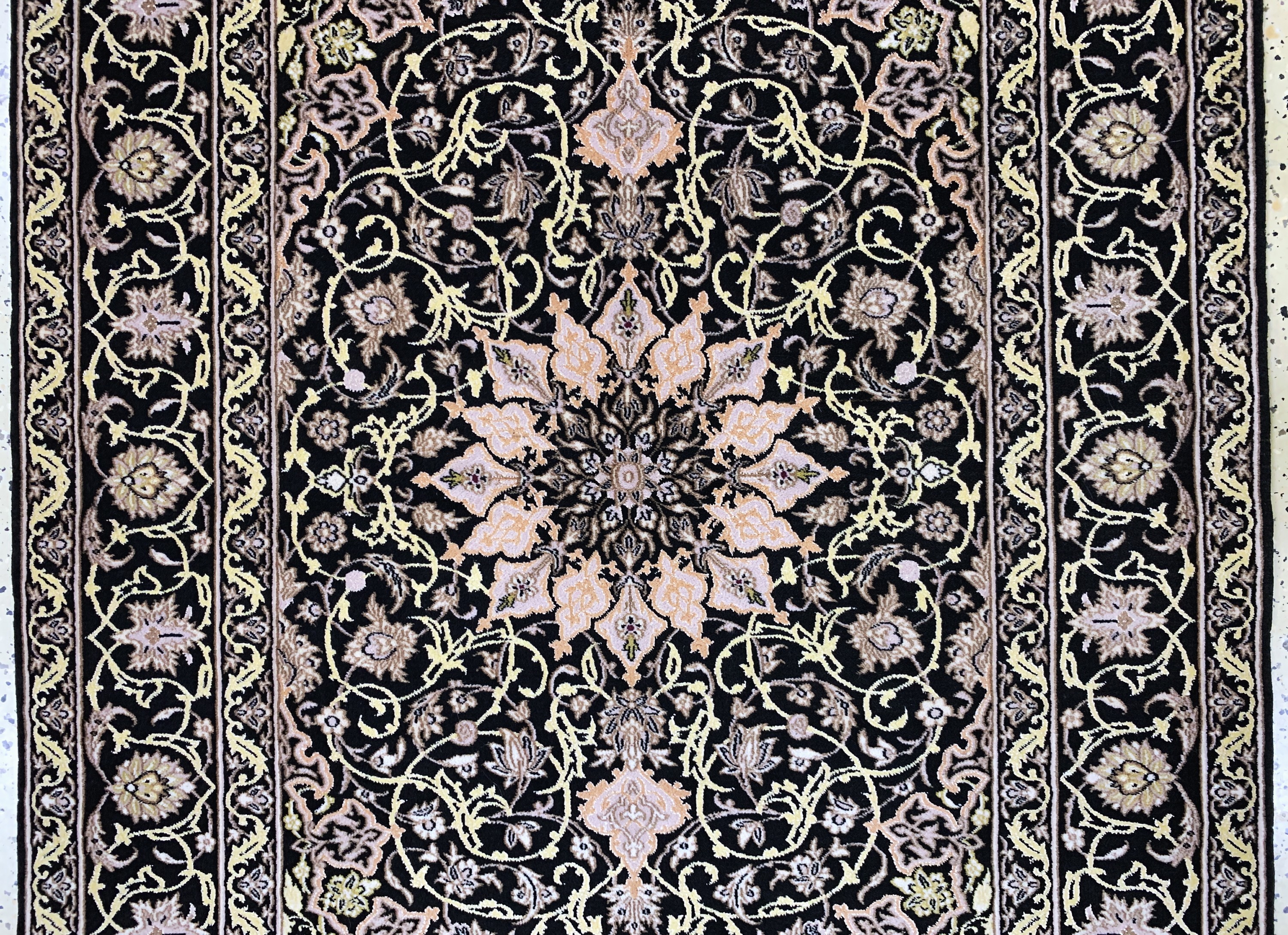 Detail b: Esfahan fein sign., Persien, Ende 20.Jhd., Korkwolle mit und auf Seide, ca. 160 x 109 cm,EHZ: 1-2