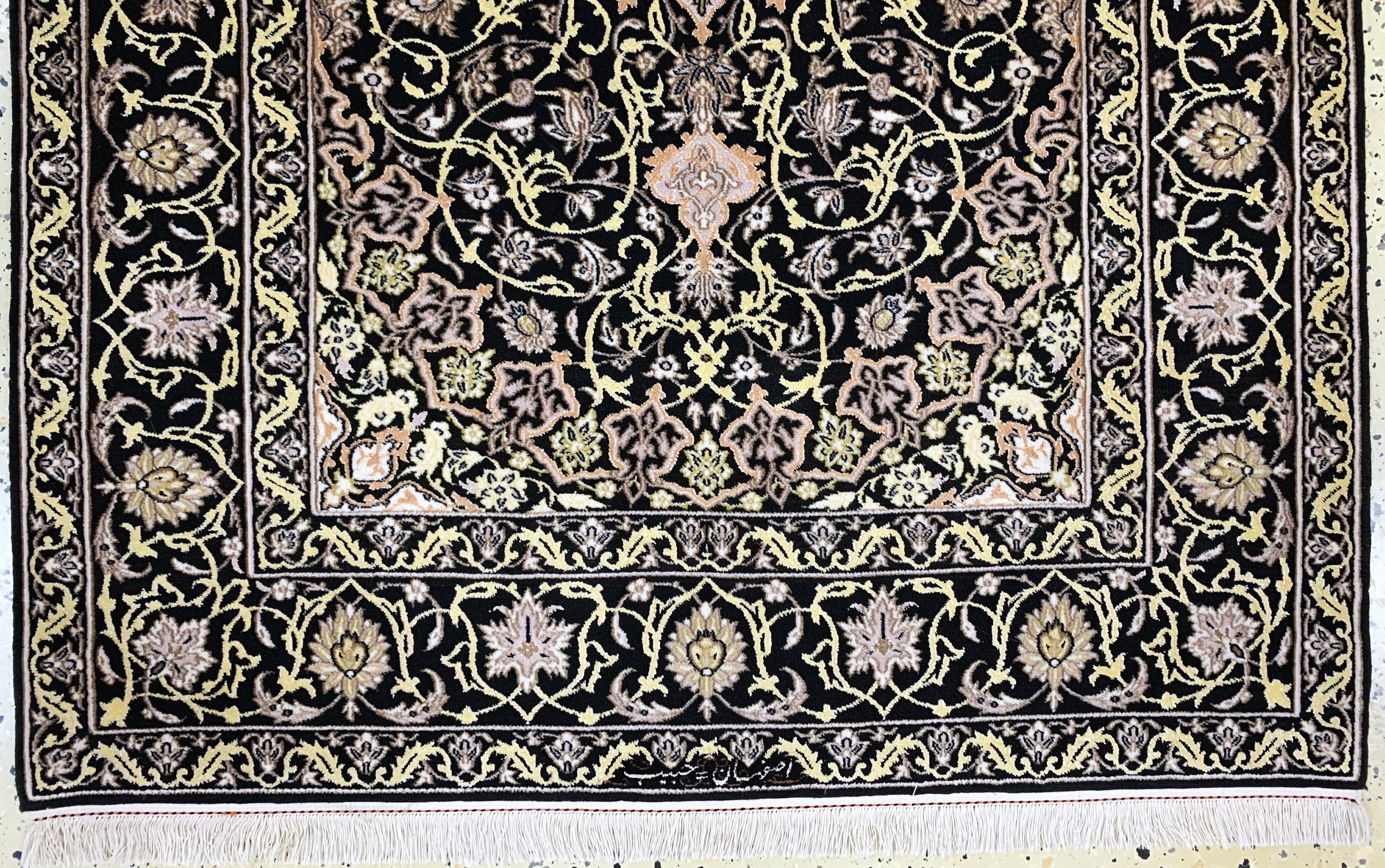 Detail c: Esfahan fein sign., Persien, Ende 20.Jhd., Korkwolle mit und auf Seide, ca. 160 x 109 cm,EHZ: 1-2