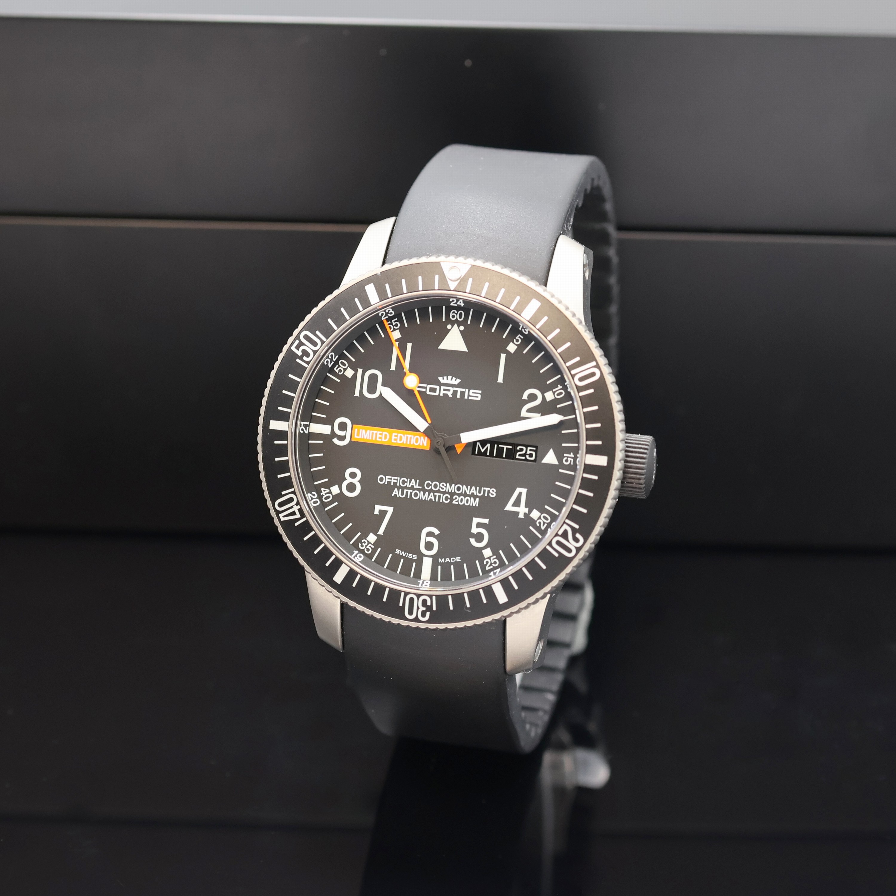 Image 27006913 - FORTIS B-42 Cosmonauts auf 2012 Stück limitierte Armbanduhr Referenz 658.27.158, ...