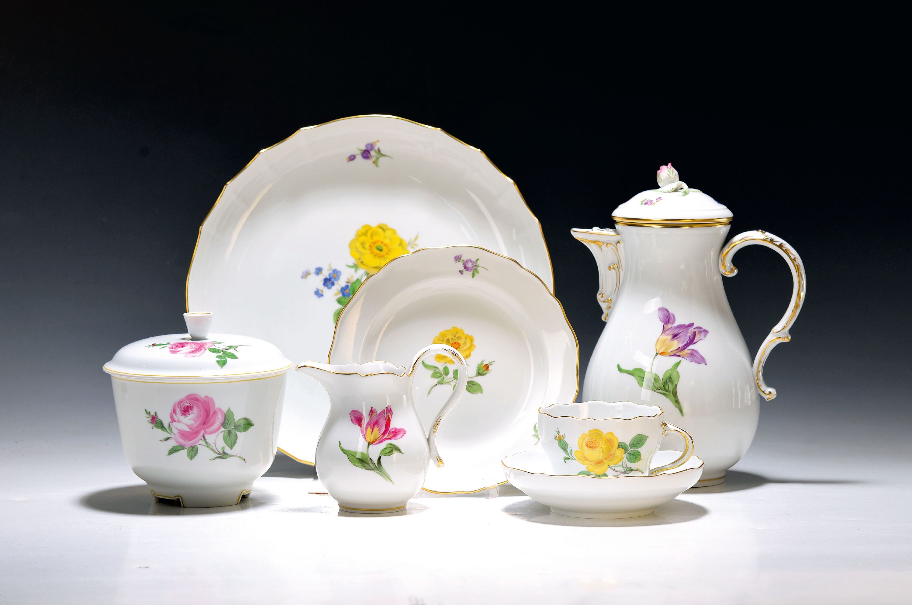 Image 27007059 - Kaffeeservice und Zubehör, Meissen, 20. Jh., 2. Wahl, Blume 1, Kaffeekanne (Deckelrose ...