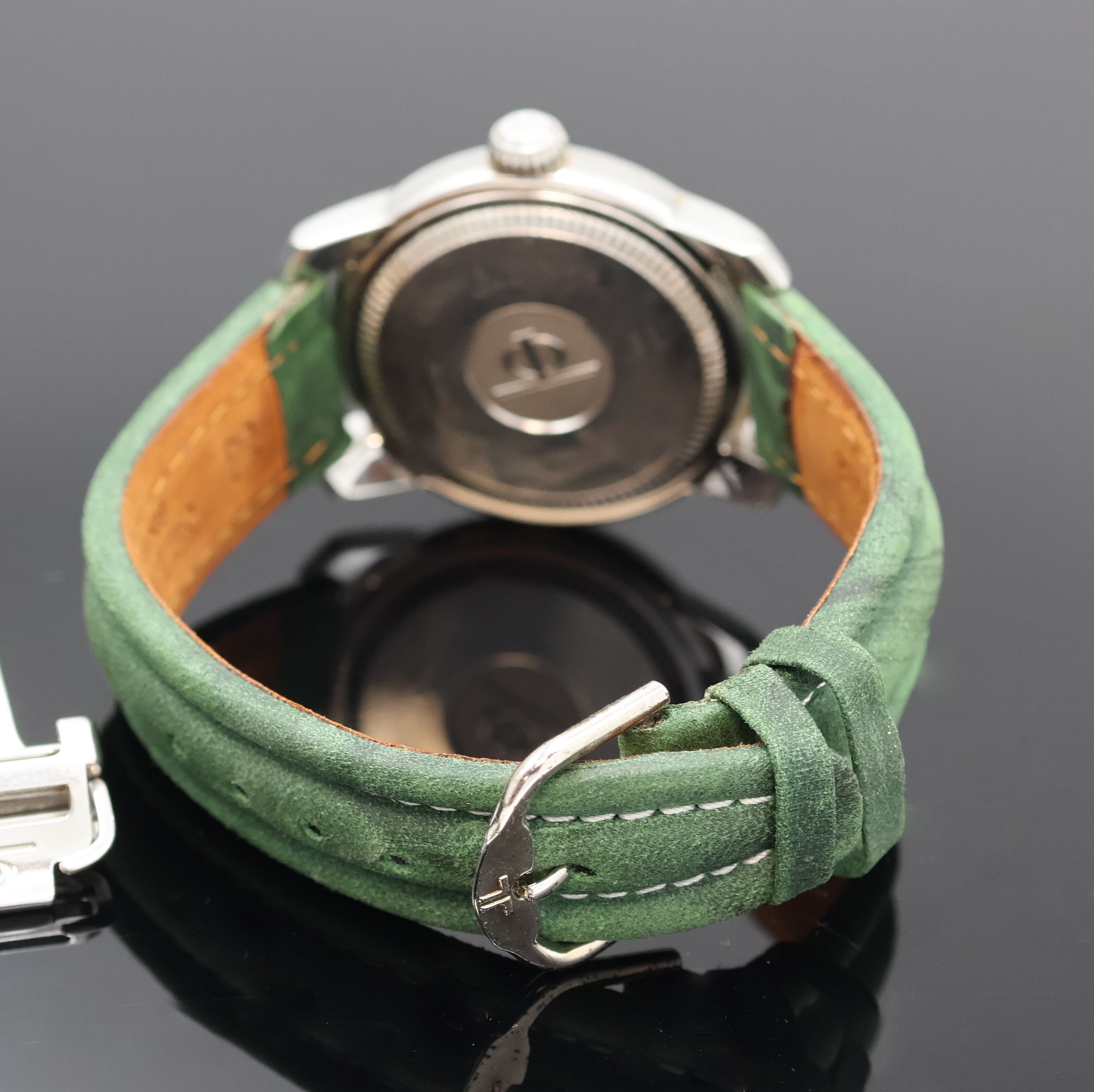 Detail c: BAUME & MERCIER Capeland Herrenarmbanduhr Referenz MV045221, Schweiz um 2005, Automatik, Edelstahlgeh., Boden u. Krone verschr., silb. Zifferbl. m. ...