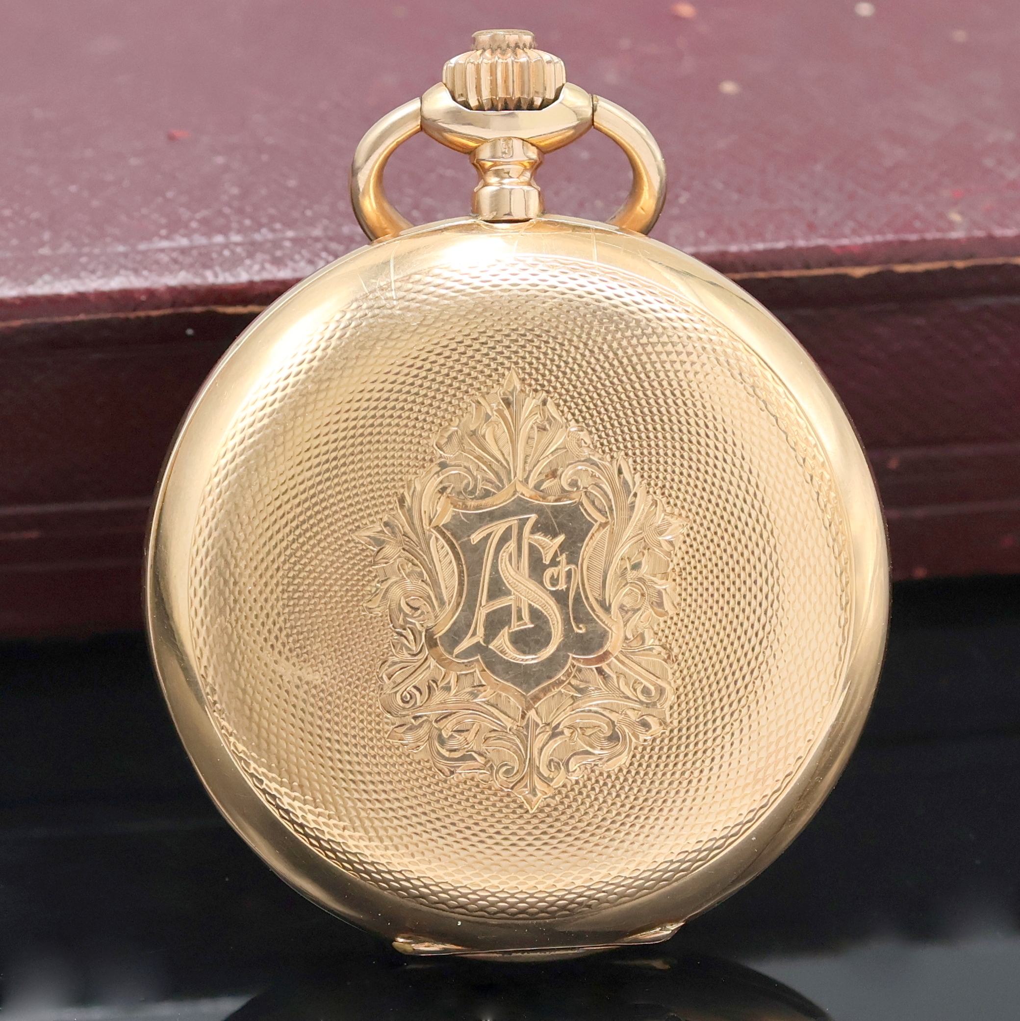 Detail a: PAUL VUILLE-PERRET Savonette Herrentaschenuhr in RG 585/000, Schweiz um 1910, guill. 2- Deckel Goldgeh. l. dell., Sprungdeckel m. Schmuckmonogramm, ...