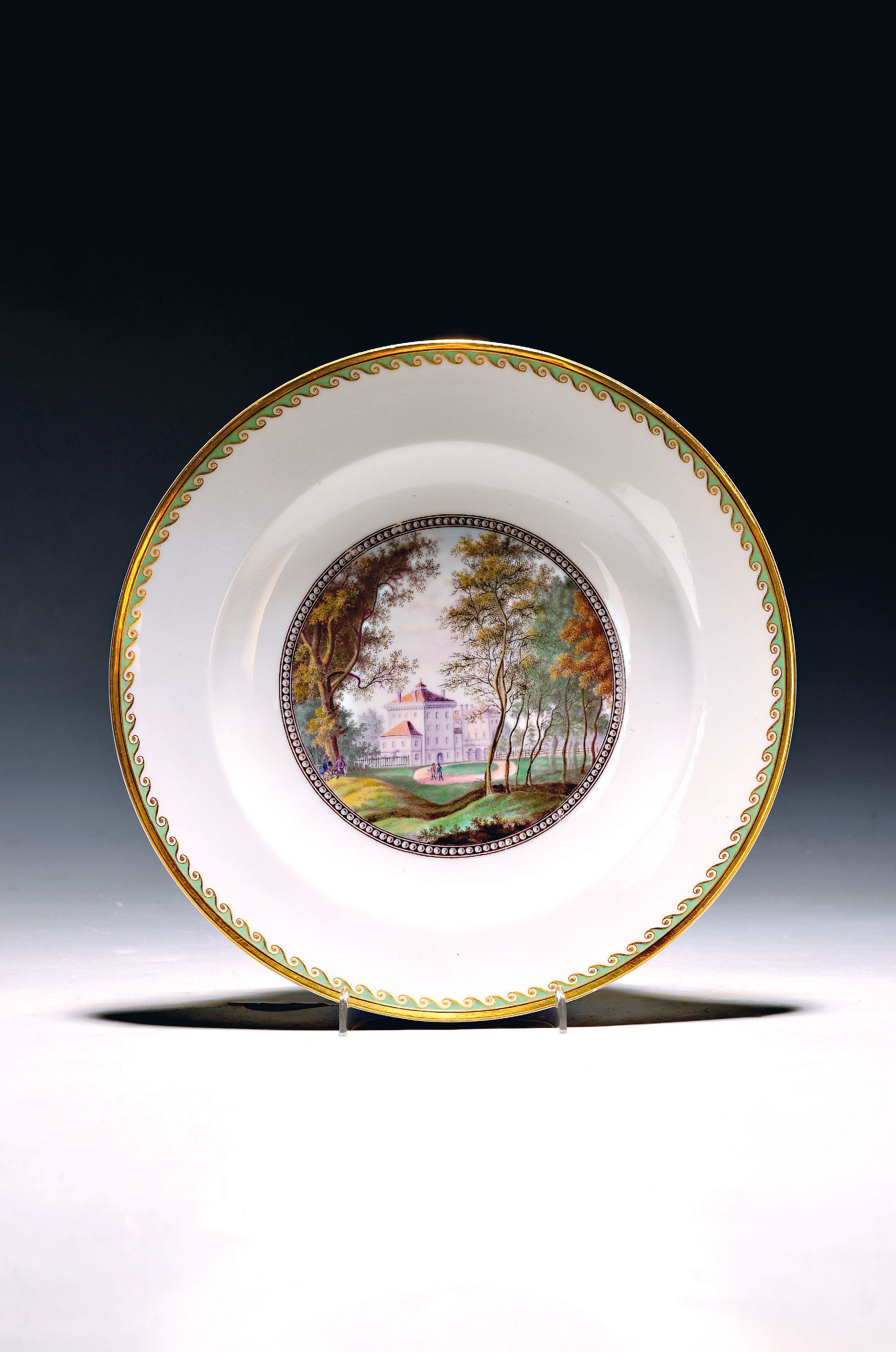 Image 27007199 - Ansichtsteller, KPM Berlin, um 1780, Schloß mit Parklandschaft und Spaziergängern, ...