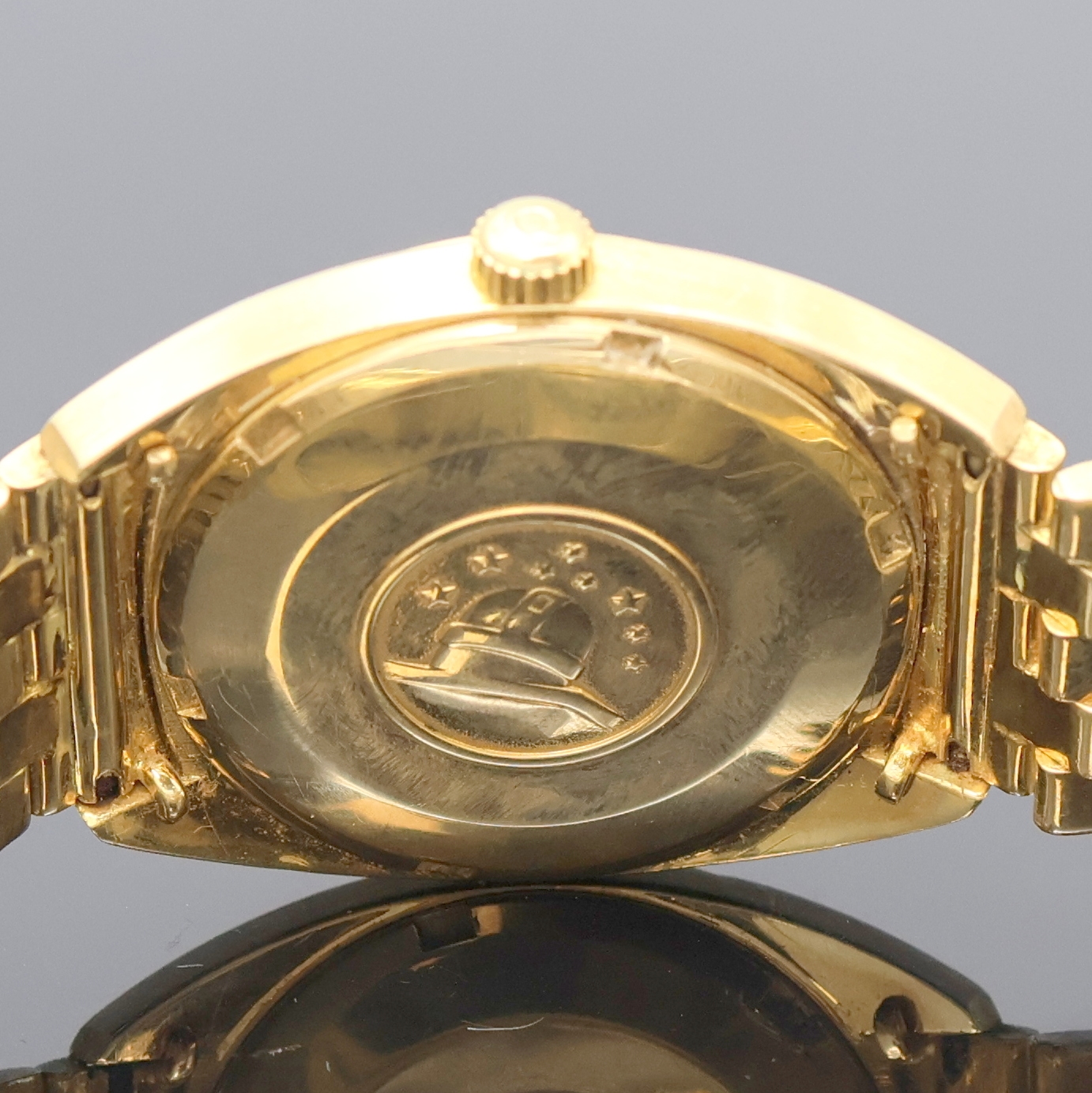 Detail e: OMEGA Constellation Chronometer Herrenarmbanduhr in GG 750/000, Schweiz um 1969, Automatik, orig. Goldband, Faltschl. nicht passend zum Band ersetzt, ...