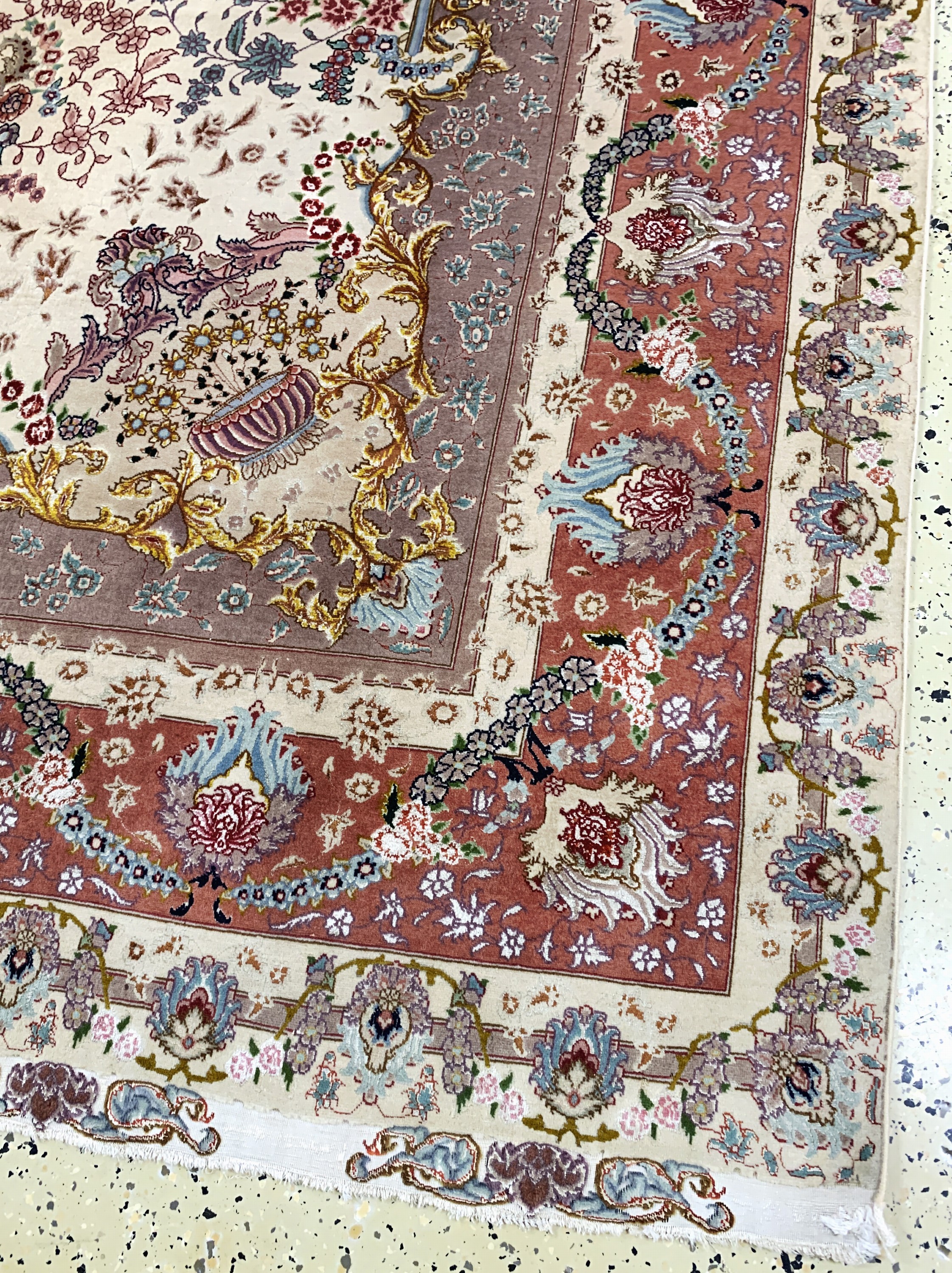 Detail a: Täbriz fein(60 Raj), Persien, Ende 20.Jhd, Korkwolle mit und auf Seide, ca. 313 x 198 cm,ca. 650.000 Kn/qm, gereinigt, EHZ: 2