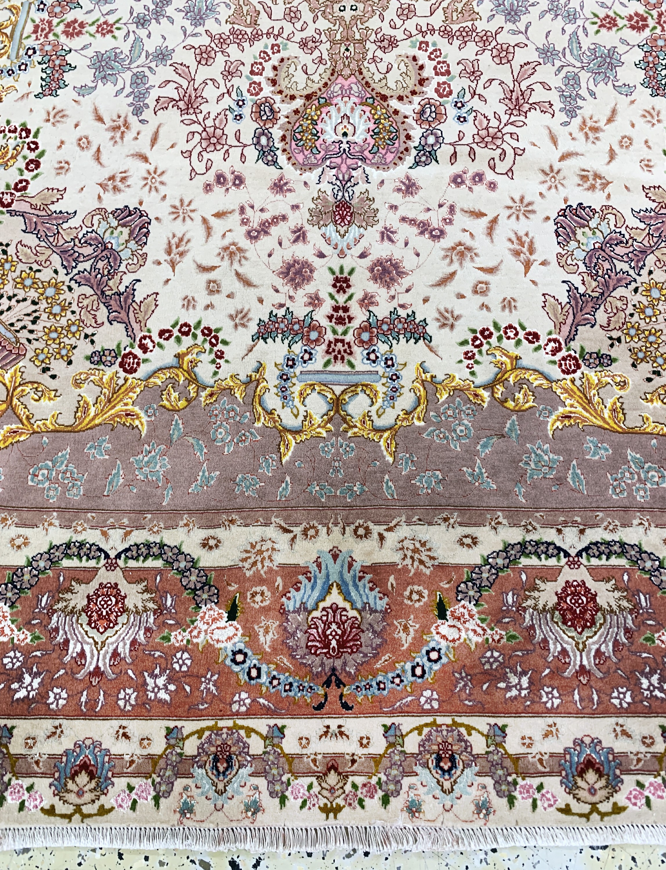 Detail f: Täbriz fein(60 Raj), Persien, Ende 20.Jhd, Korkwolle mit und auf Seide, ca. 313 x 198 cm,ca. 650.000 Kn/qm, gereinigt, EHZ: 2