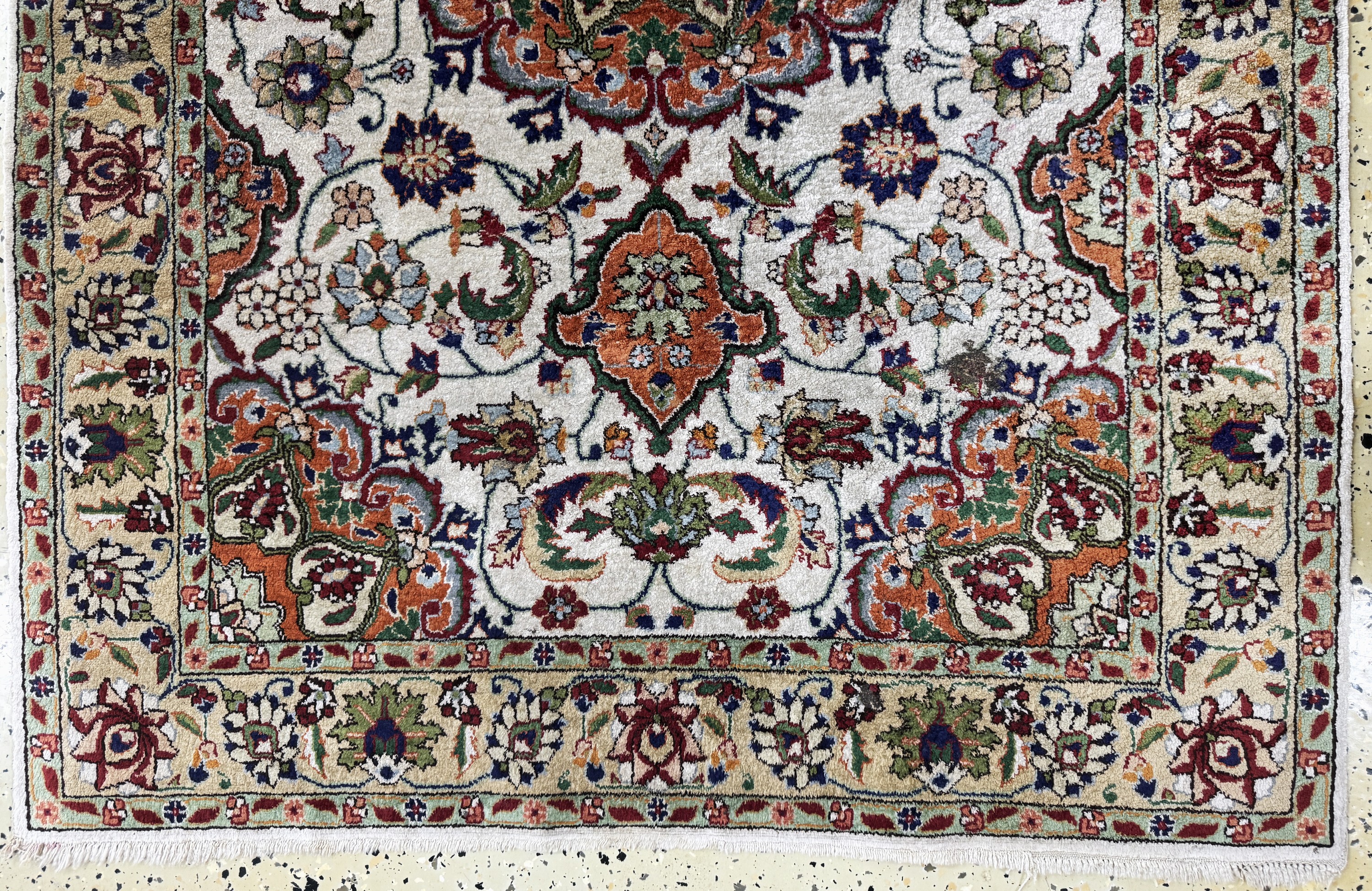 Detail c: Keschan Seide, Ägypten, Mitte 20.Jhd, reineNaturseide, ca. 145 x 100 cm, Reinigungsbedürftig, EHZ: 2