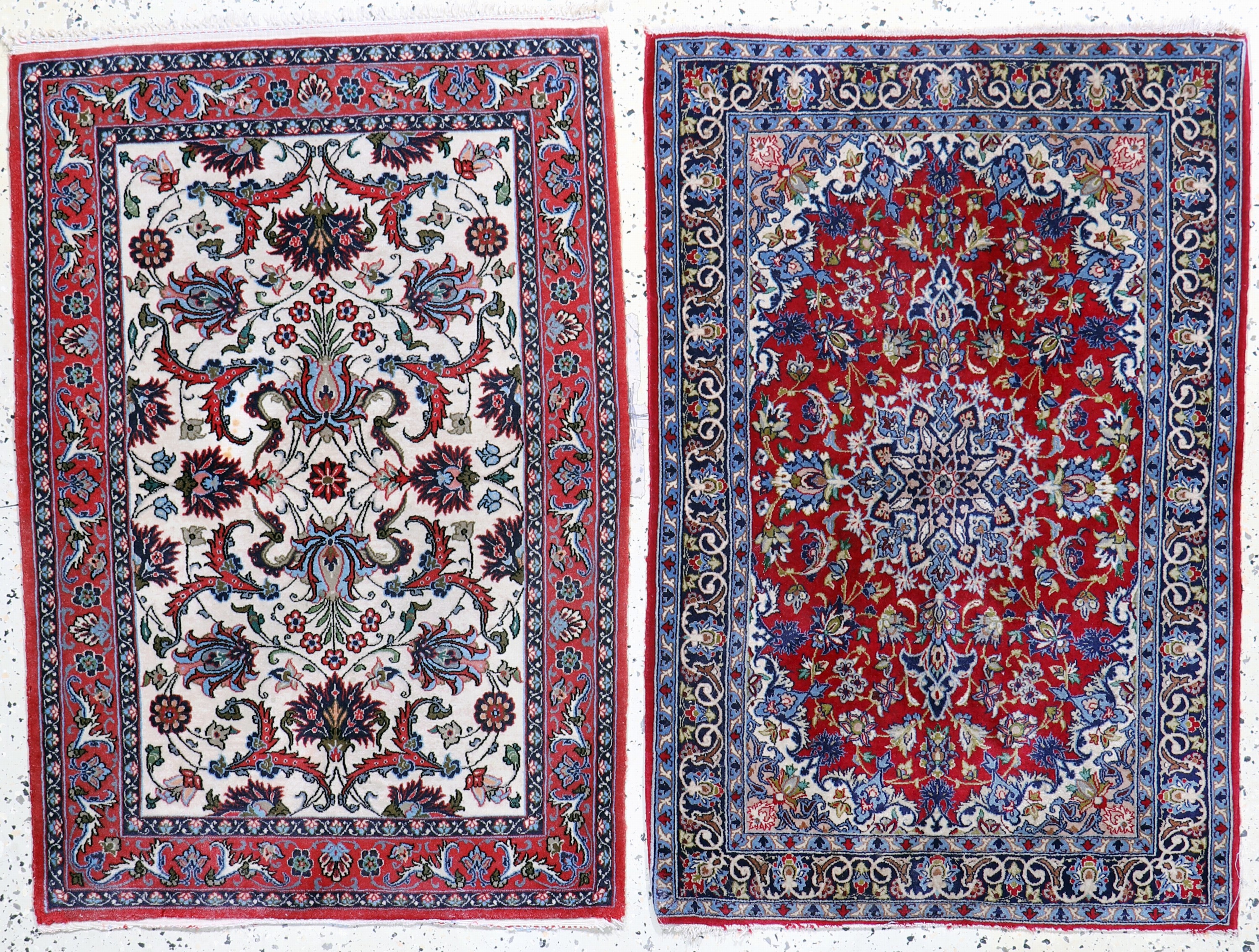 Image 27007417 - 2 Lots Esfahan fein, Persien, Mitte 20.Jhd,Korkwolle auf Seide, ca. 106 x 70 cm, ca. ...