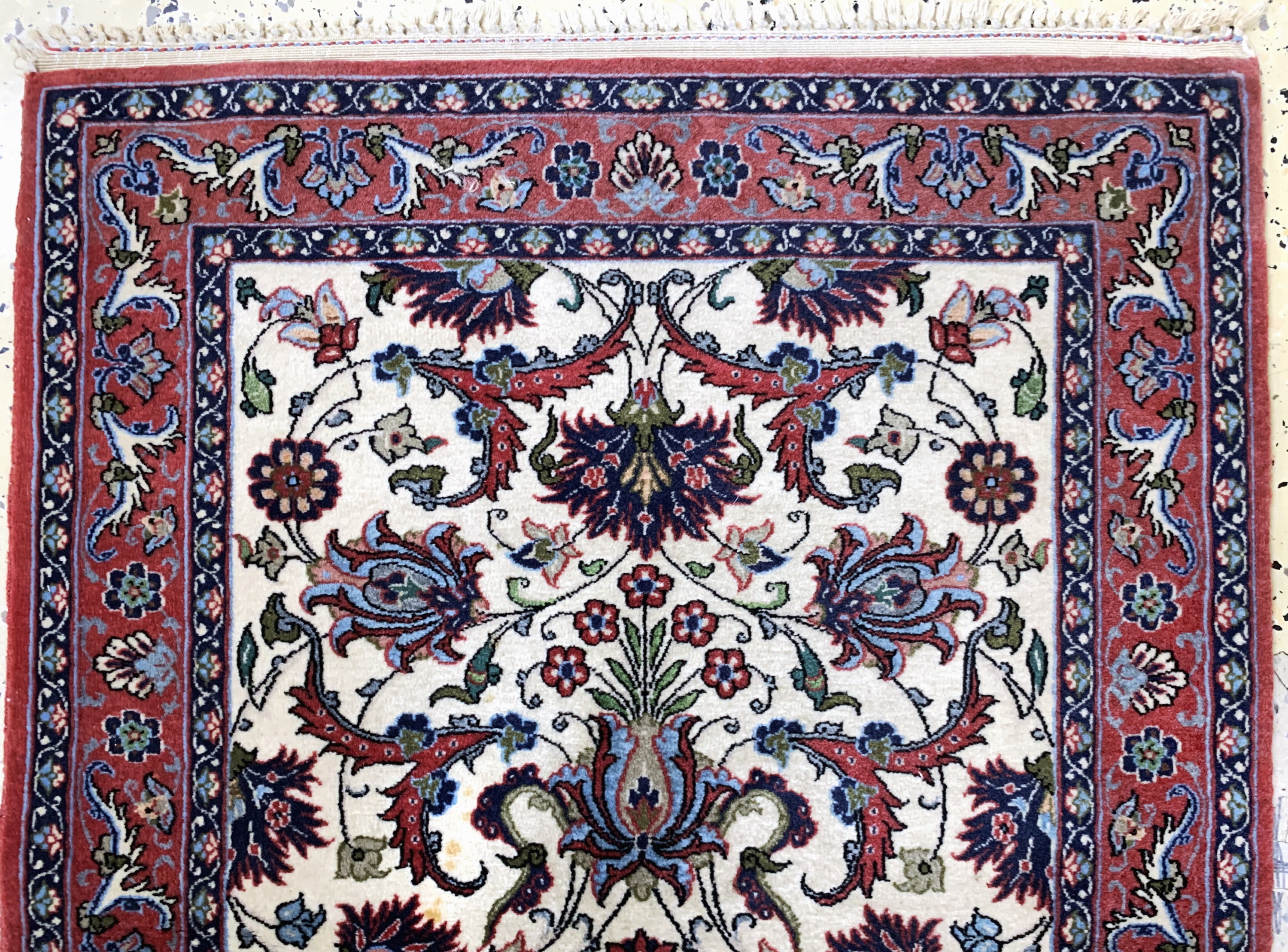 Detail e: 2 Lots Esfahan fein, Persien, Mitte 20.Jhd,Korkwolle auf Seide, ca. 106 x 70 cm, ca. 1,0 Mio. Kn/qm, Reinigungsbedürftig, EHZ: 2