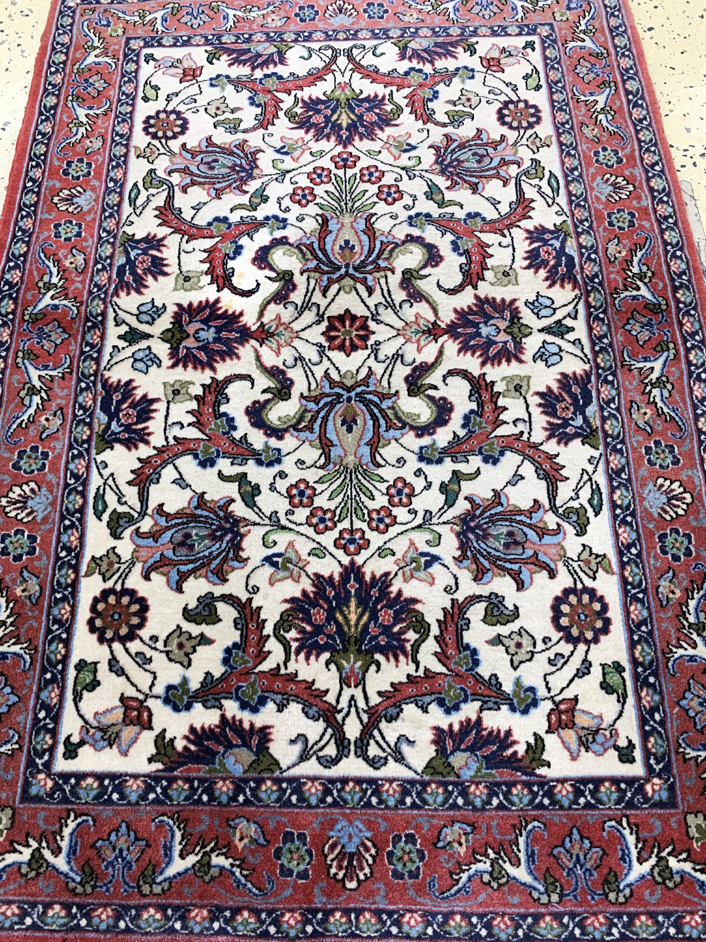 Detail g: 2 Lots Esfahan fein, Persien, Mitte 20.Jhd,Korkwolle auf Seide, ca. 106 x 70 cm, ca. 1,0 Mio. Kn/qm, Reinigungsbedürftig, EHZ: 2