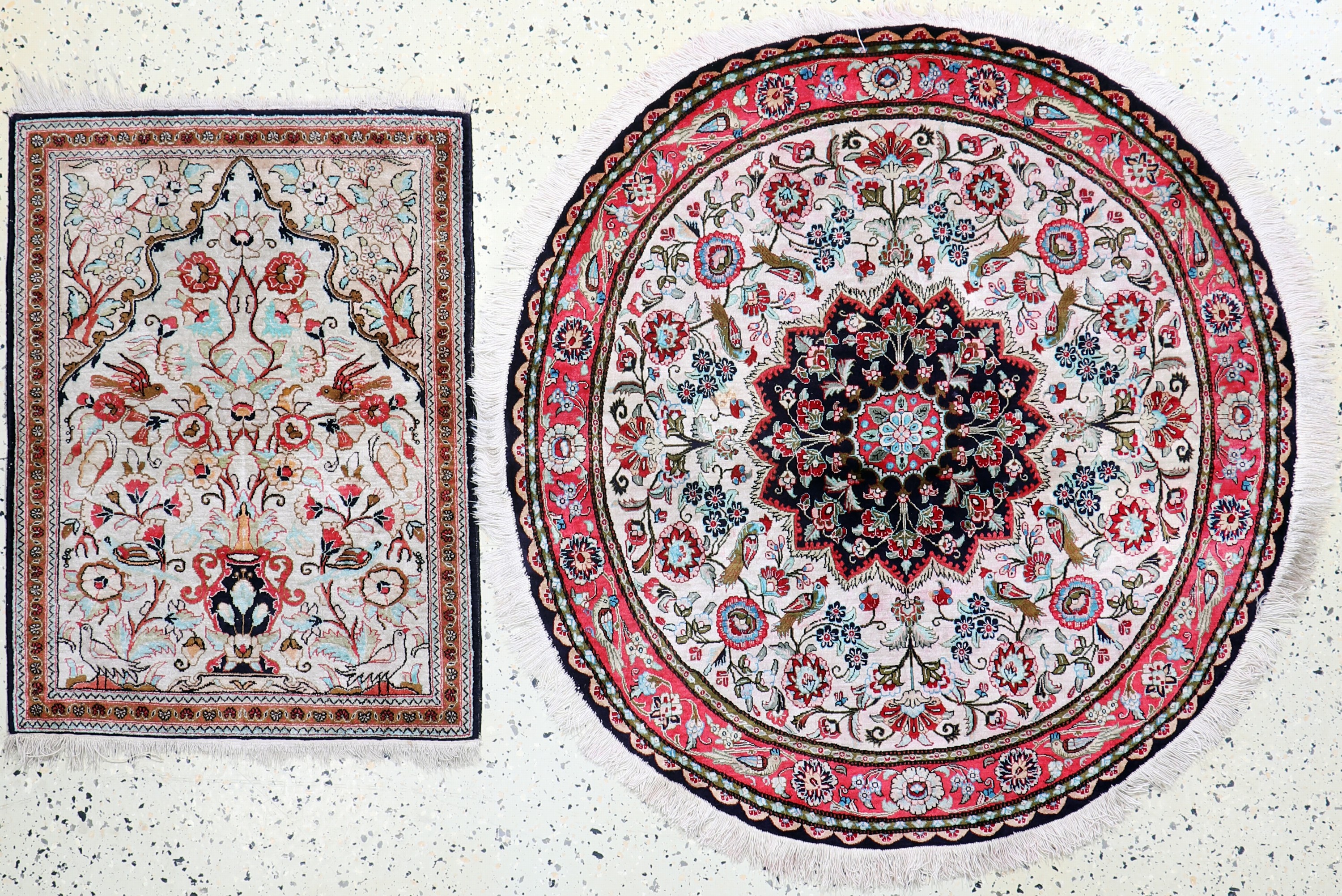 Image 27007418 - 2 Lots Ghom Seide, Persien, Mitte 20.Jhd, reine Naturseide, ca. 77 x 57 cm & ...