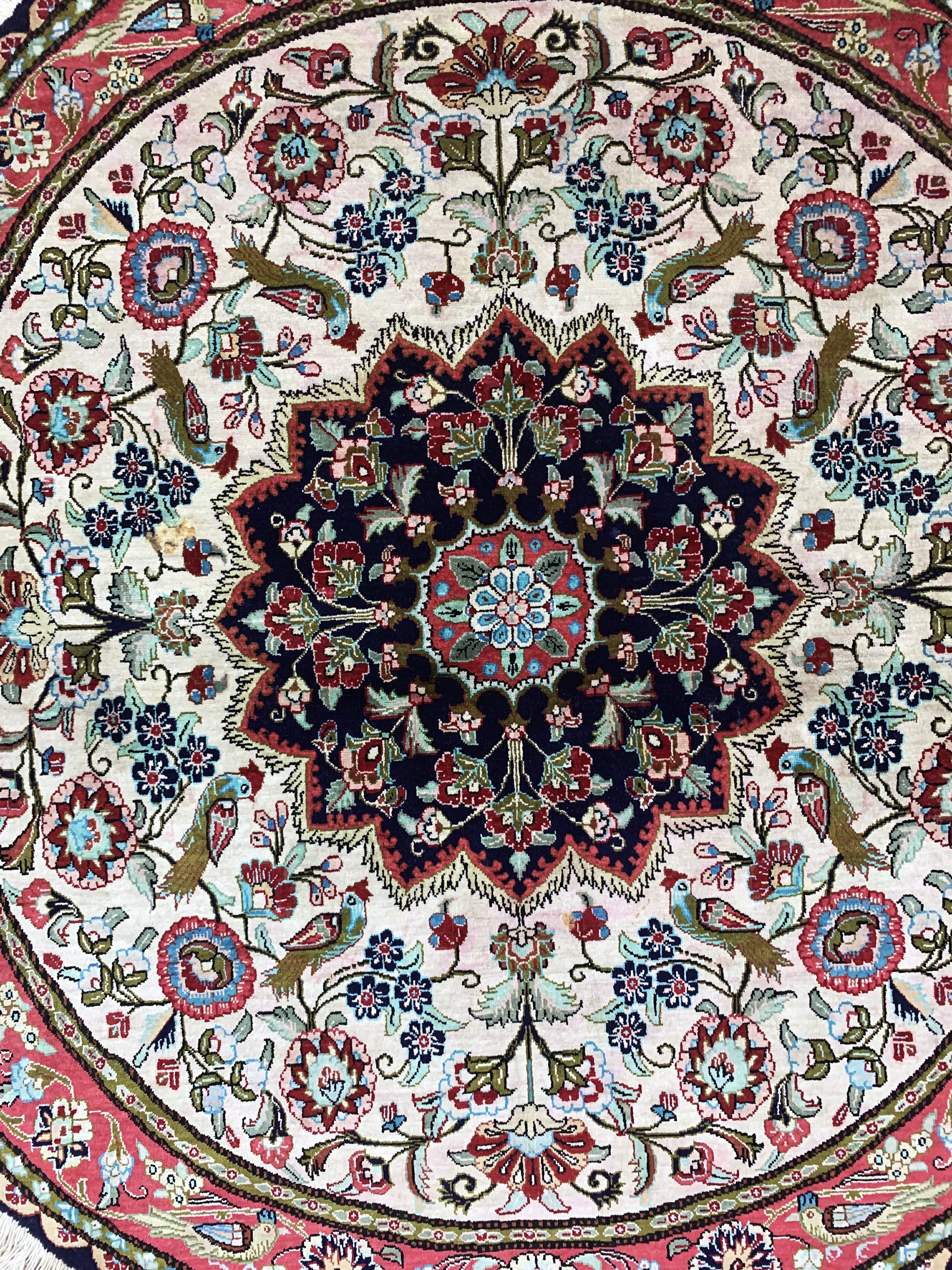 Detail a: 2 Lots Ghom Seide, Persien, Mitte 20.Jhd, reine Naturseide, ca. 77 x 57 cm & durchmesser: ca. 100 cm, EHZ: 2(verfärbt)