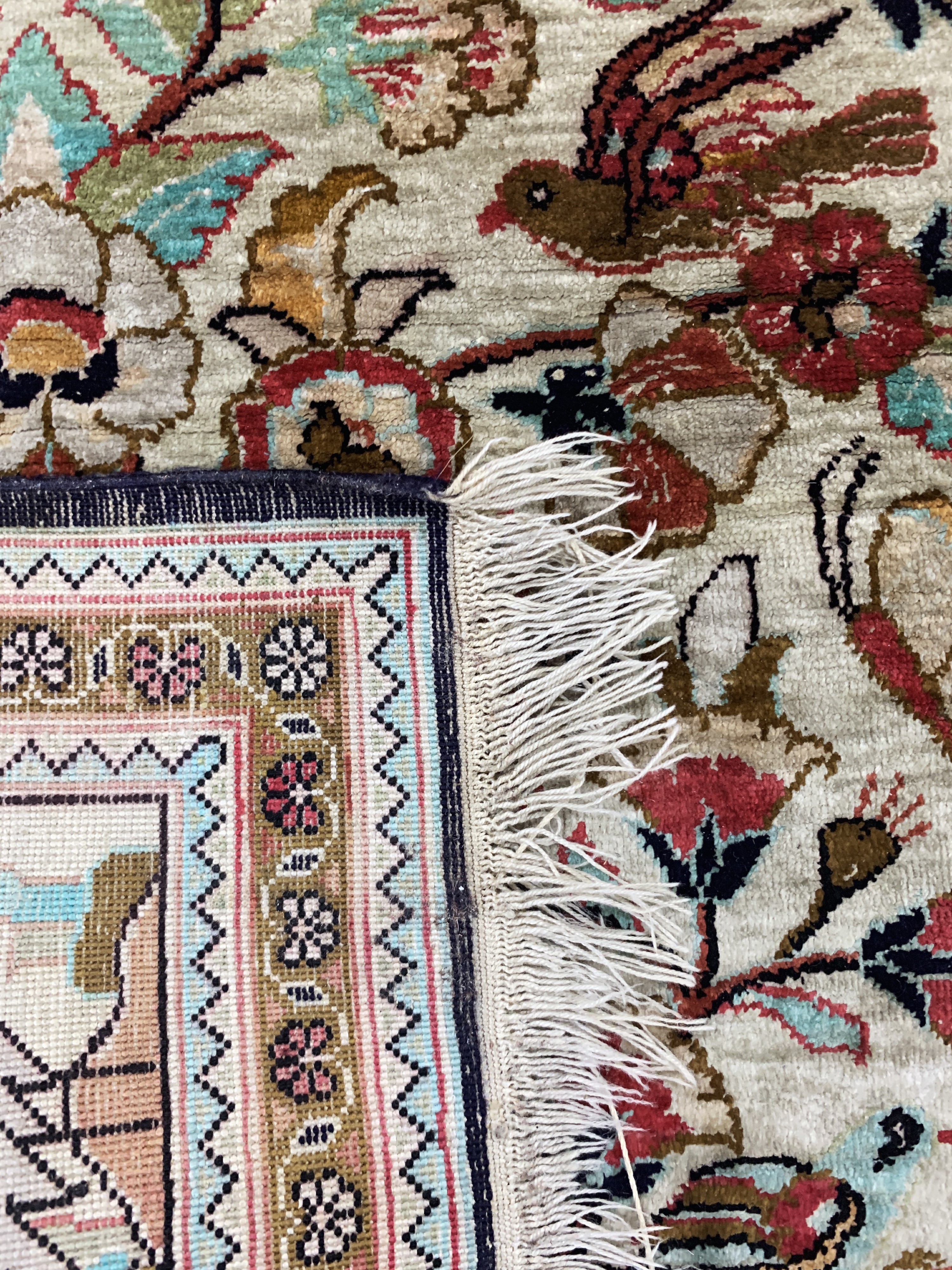 Detail d: 2 Lots Ghom Seide, Persien, Mitte 20.Jhd, reine Naturseide, ca. 77 x 57 cm & durchmesser: ca. 100 cm, EHZ: 2(verfärbt)