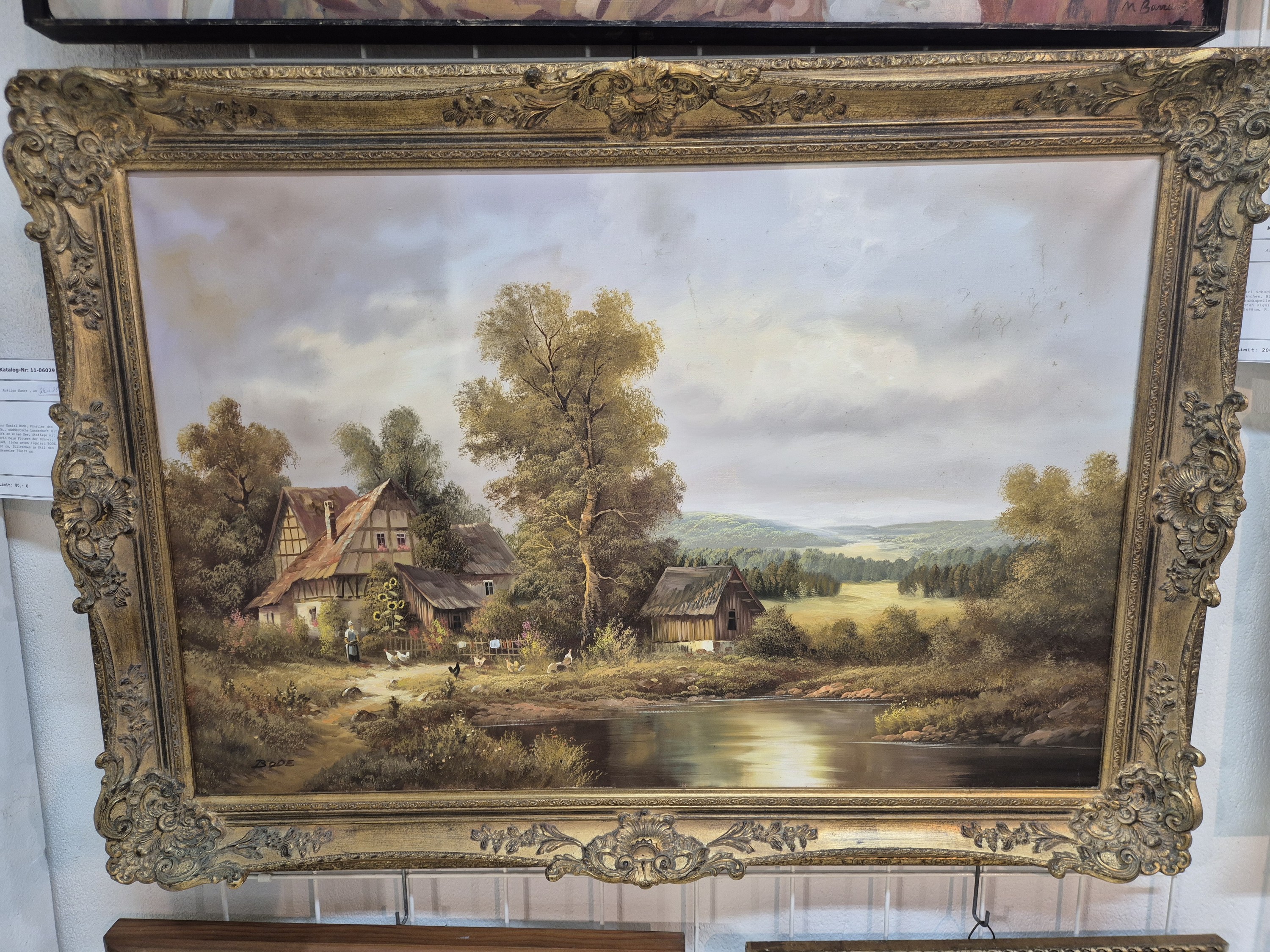 Detail a: Johann Daniel Bode, Künstler des 20.Jh., süddeutsche Landschaft mit Gehöft an einem See, Staffage mit einer Bäuerin beim Füttern der Hühner, ...
