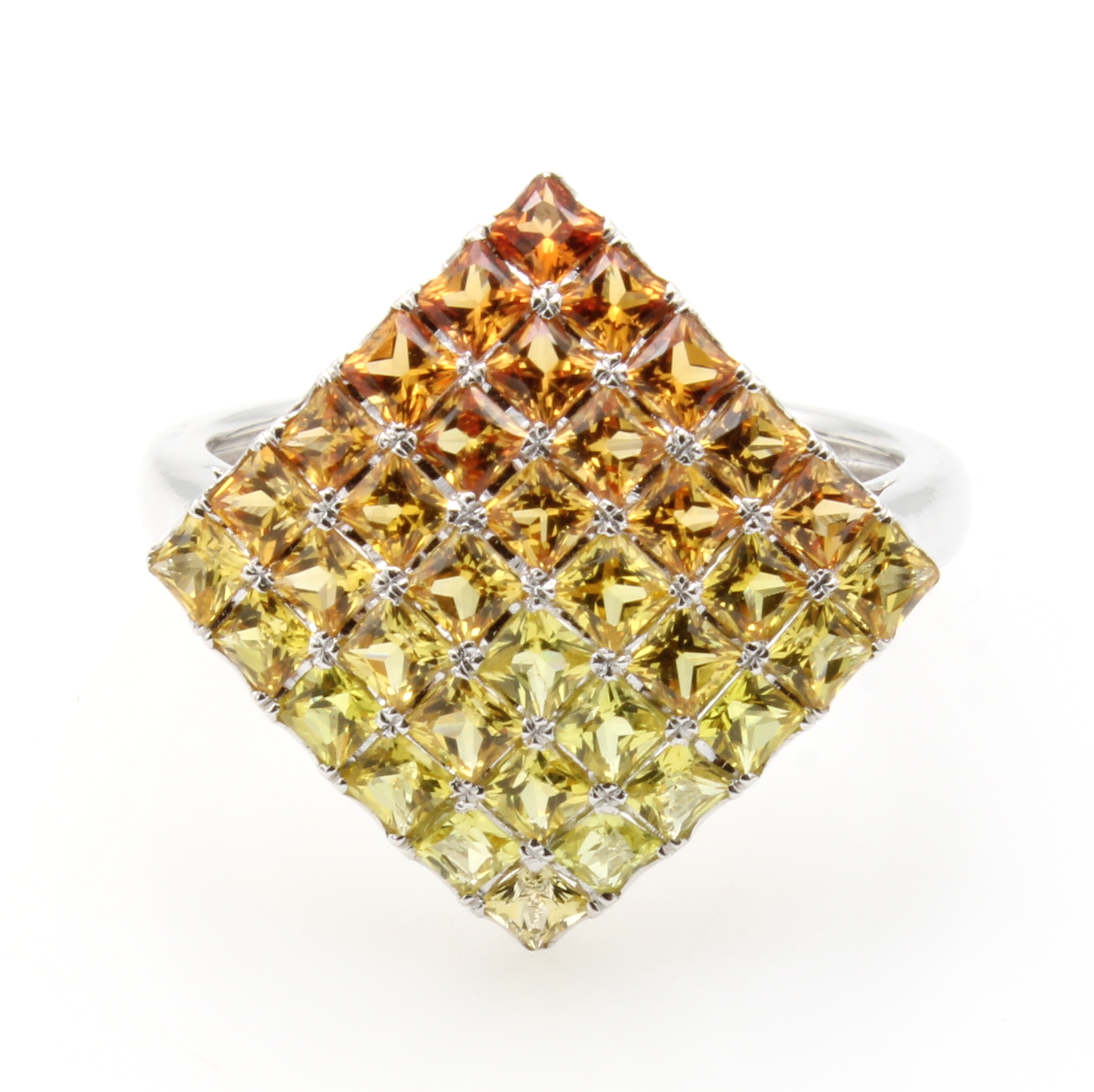 Image 27007561 - Ring mit Saphiren, WG 750/000, 36 Saphir- carrées zus. ca. 2.50 ct in versch. Farbnu- ...