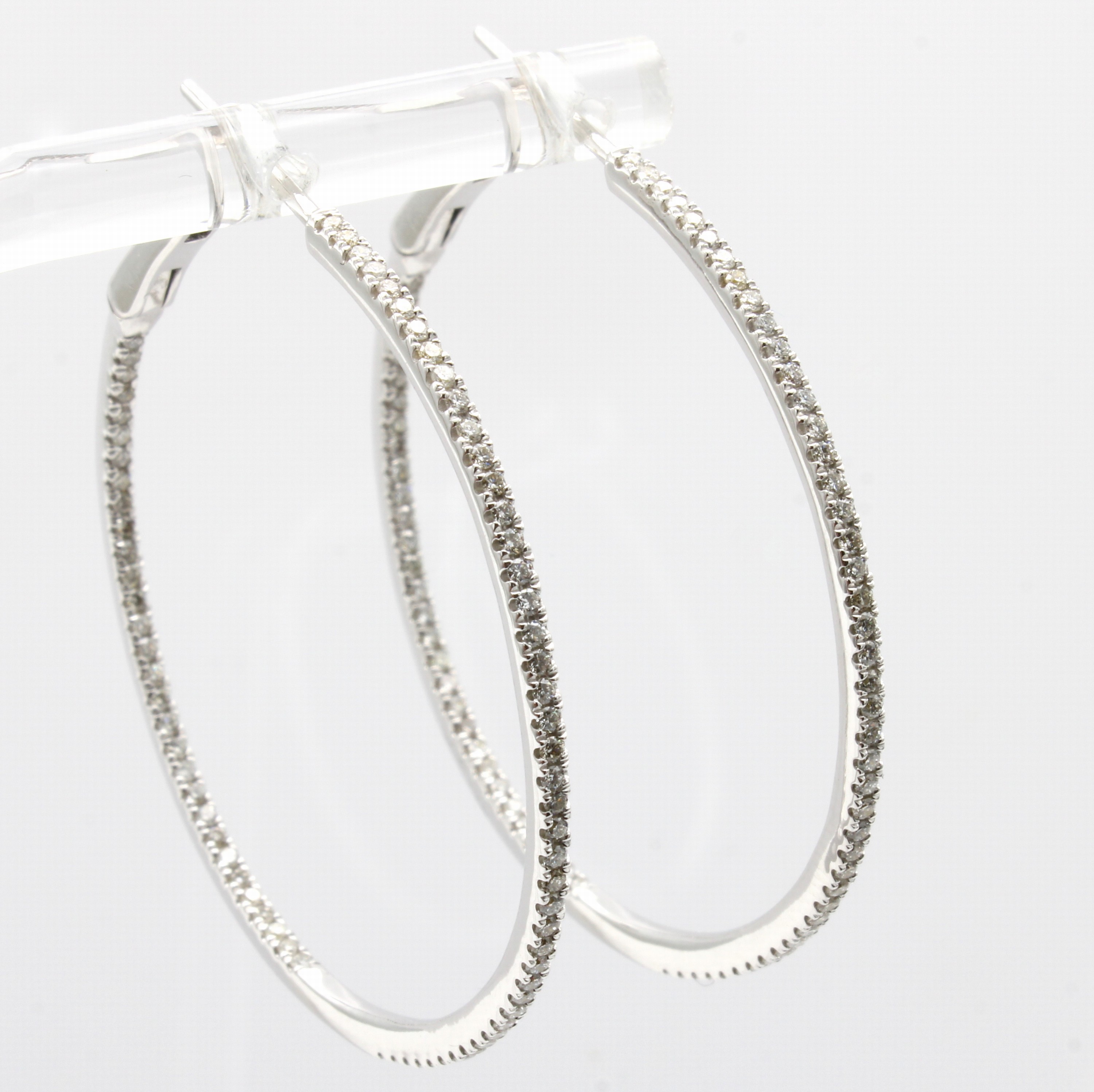 Image 27007574 - Paar Creolen mit Brillanten, WG 585/000, 150Brill. zus. ca. 0.88 ct feines Weiß/vs, ...