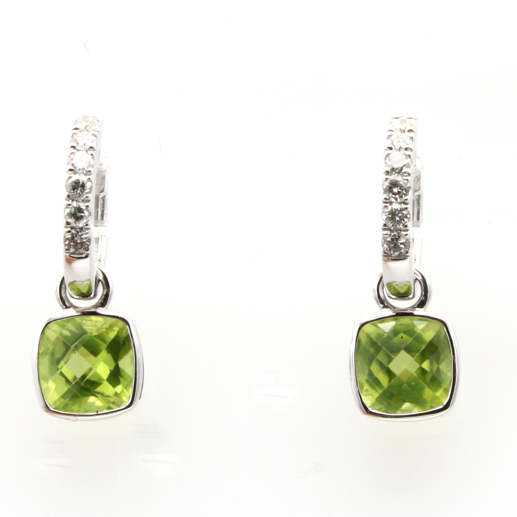 Image 27007580 - Paar Creolen mit Brillanten und Peridot, WG 750/000, 2 Peridots zus. ca. 2.23 ct, 12 ...