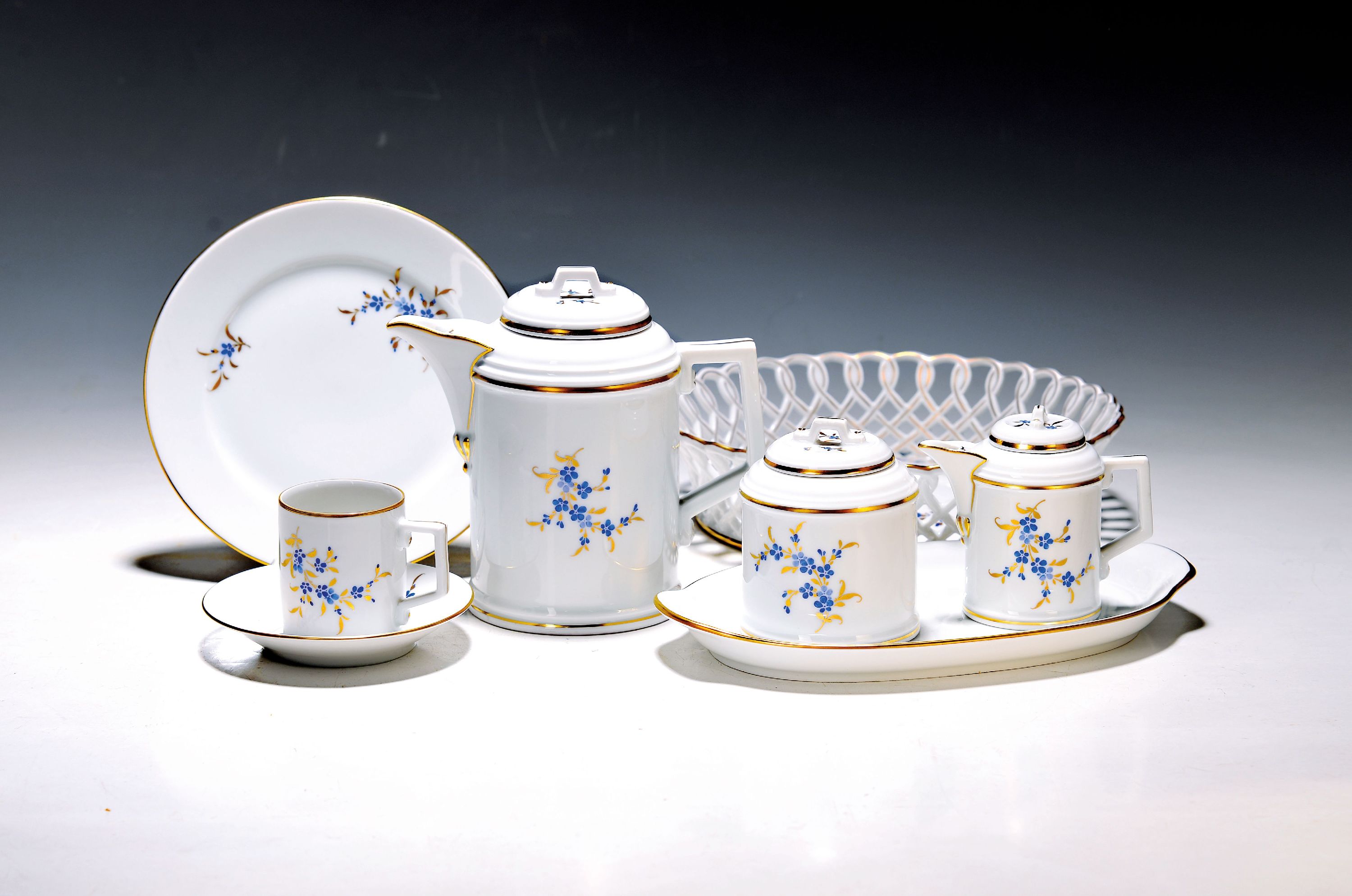 Image 27007587 - Mokka- bzw. Espressoservice, Höchst, Form Kurfürst, Dekor Vergissmeinnicht ...