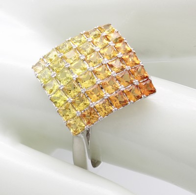 27007561a - Ring mit Saphiren, WG 750/000, 36 Saphir- carrées zus. ca. 2.50 ct in versch. Farbnu- ...