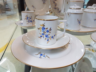 27007587f - Mokka- bzw. Espressoservice, Höchst, Form Kurfürst, Dekor Vergissmeinnicht ...