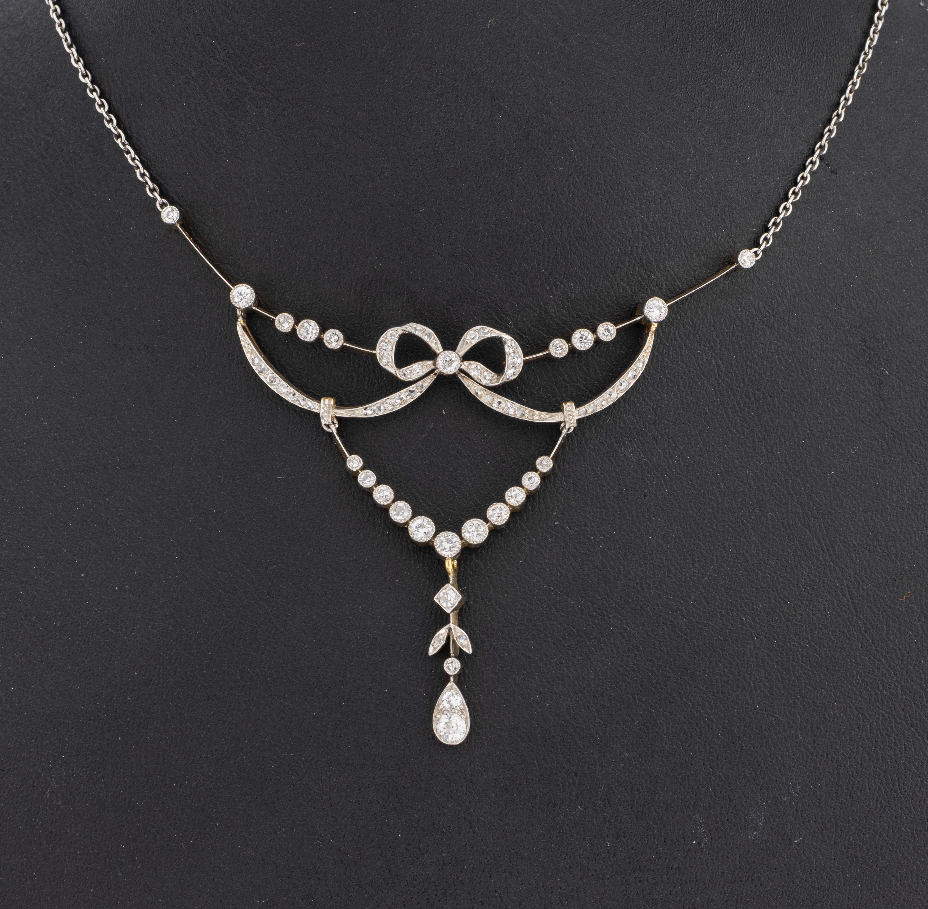 Image 27007881 - 18 kt Gold Diamant-Collier, um 1910, GG 750/000, Mittelteil schauseitig Platin, in sich ...