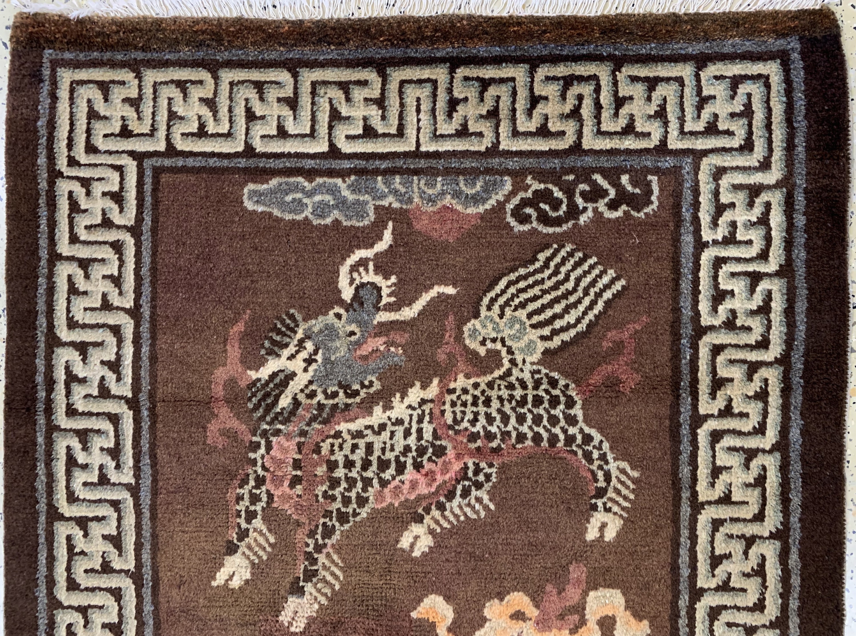 Detail a: "Drachenteppich"antik, Tibet, um 1900, Wolle auf Baumwolle, ca. 162 x 104 cm, EHZ: 2,(kleine Restaurierungen)