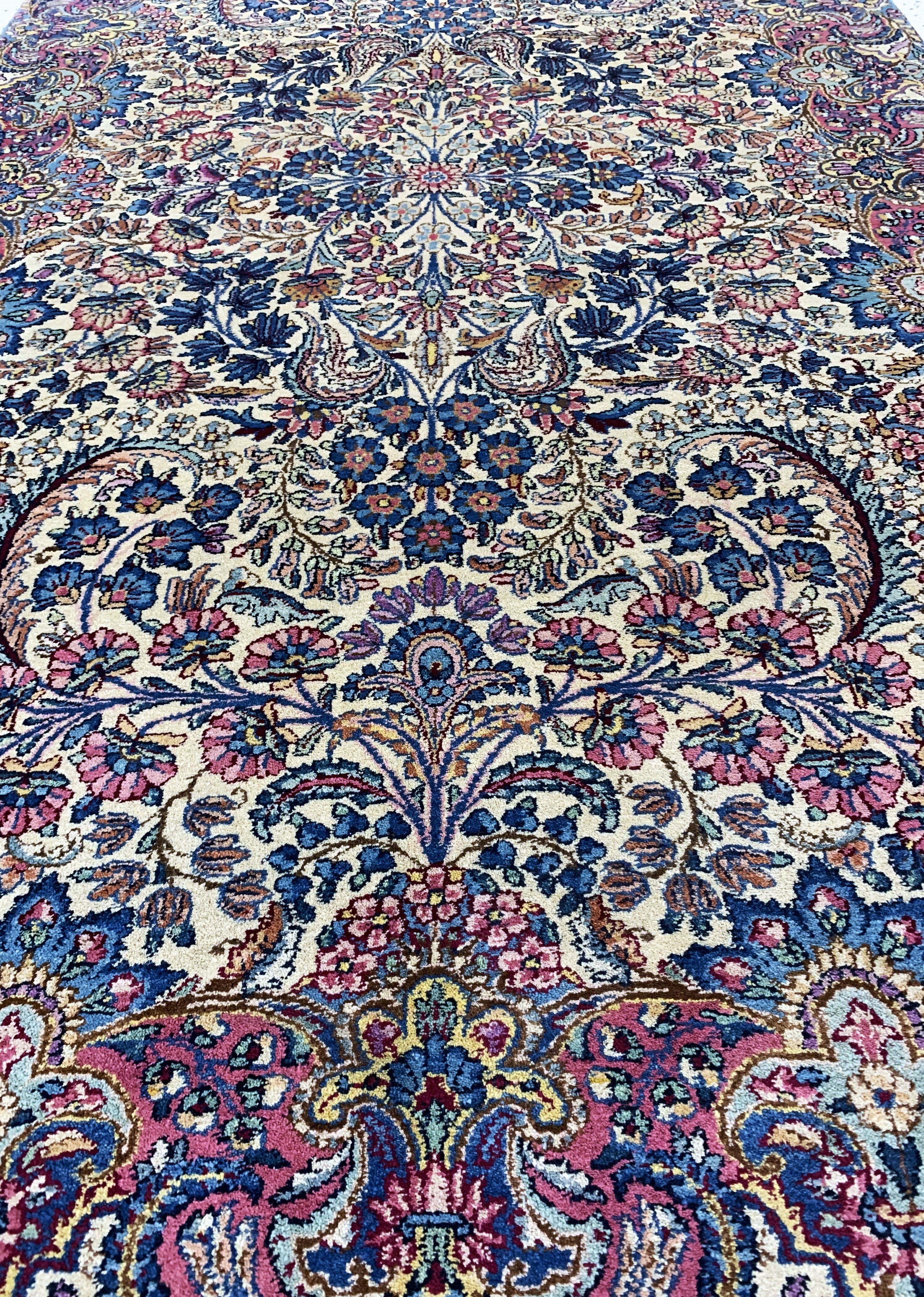 Detail e: Kerman"Lawar"antik fein, Persien, um 1900, Korkwolle auf Baumwolle, ca. 217 x 120 cm, (nahezu neuwertig)