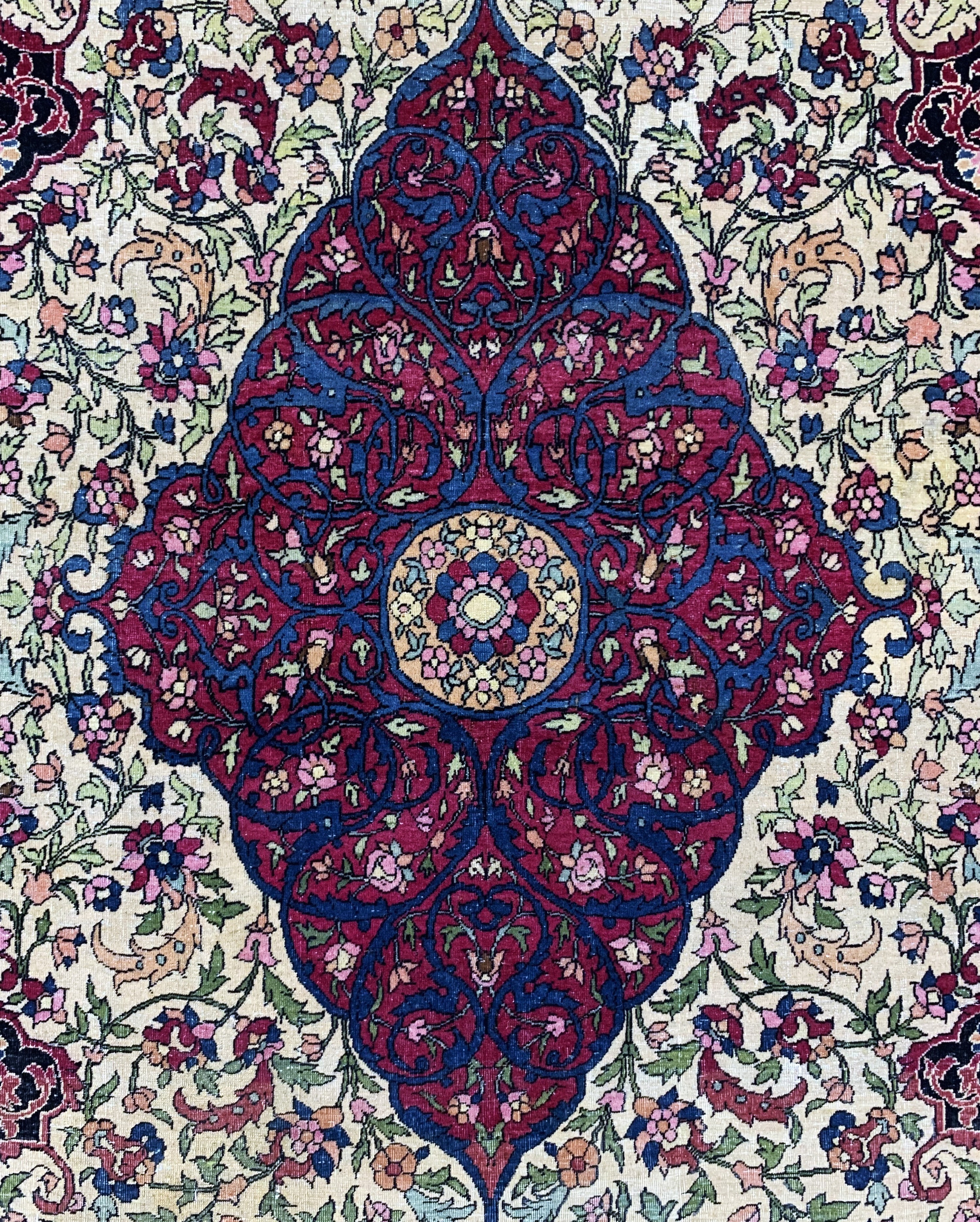 Detail c: Esfahan"Ahmad"antik, Persien, um 1900, Wolle auf Baumwolle, ca. 195 x 140 cm, EHZ: 2-3(gleichmäßig dünn).