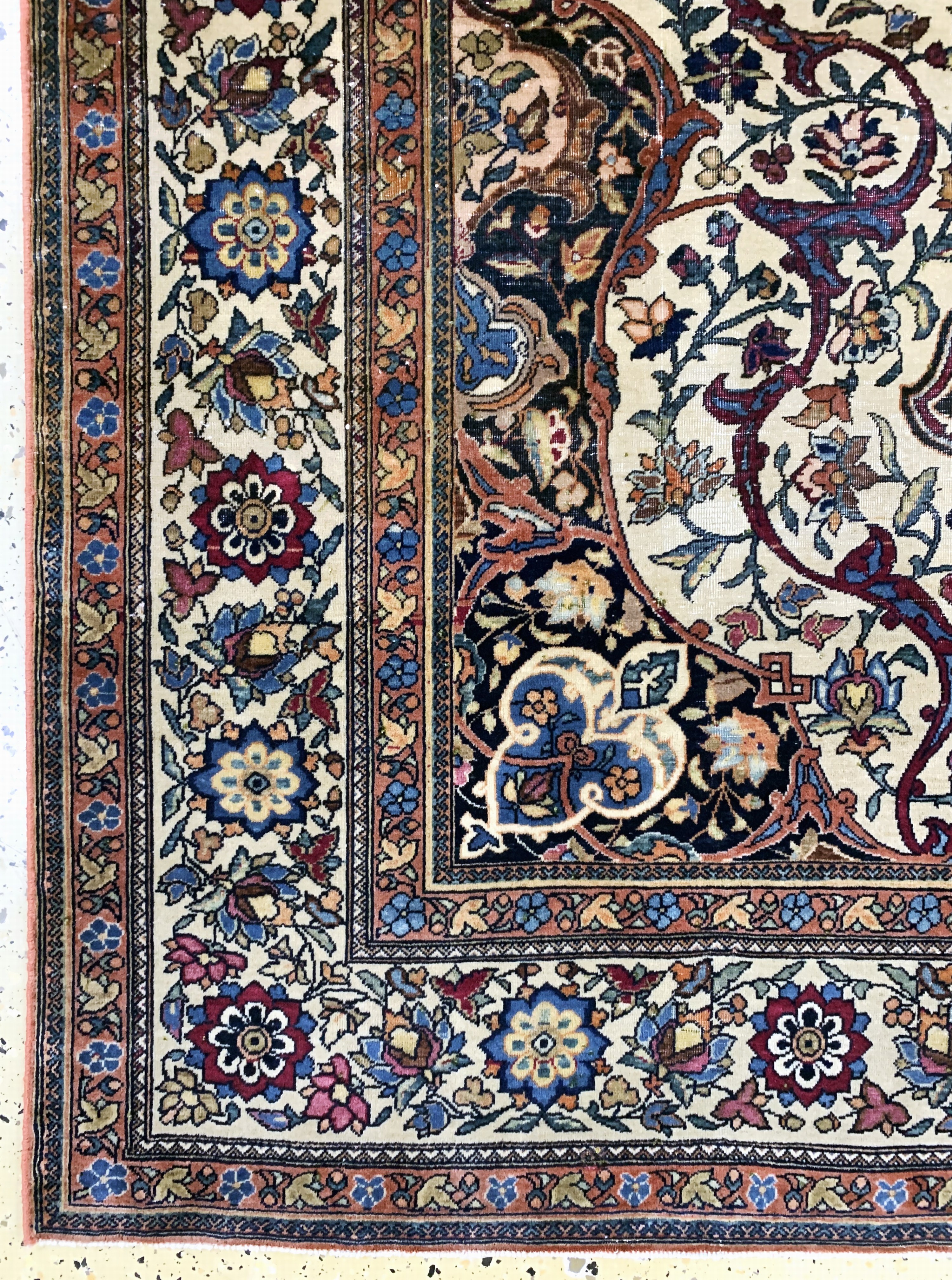 Detail b: Esfahan fein antik, Persien, um 1900, Wolleauf Baumwolle, ca. 206 x 136 cm, EHZ: 3, (restauriert)