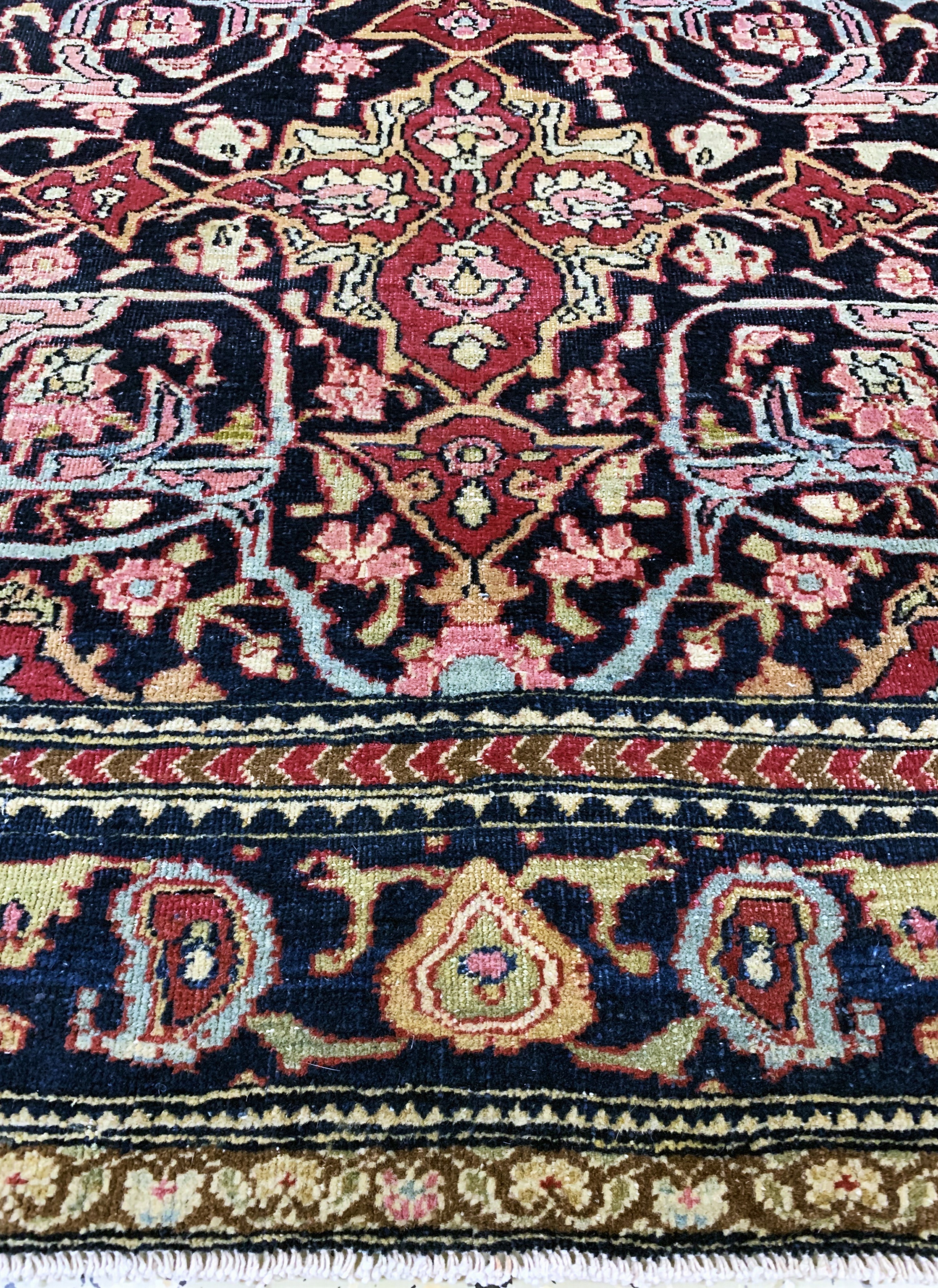 Detail e: Antiker Teheran, Persien, um 1900, Wolle auf Baumwolle, ca. 194 x 132 cm, EHZ: 2-3, (gleichmäßig dünn)