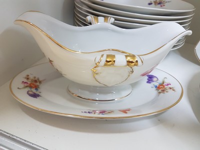 27008003d - Tafelservice/Speiseservice, Hutschenreuther, um 1920, Porzellan, Blumendekor, best. aus: ...