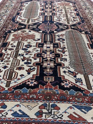 27008060e - Bachtiar´Baum-Teppich´, Persien, um 1920-1930, Wolle auf Baumwolle, ca. 195 x 142 cm, ...