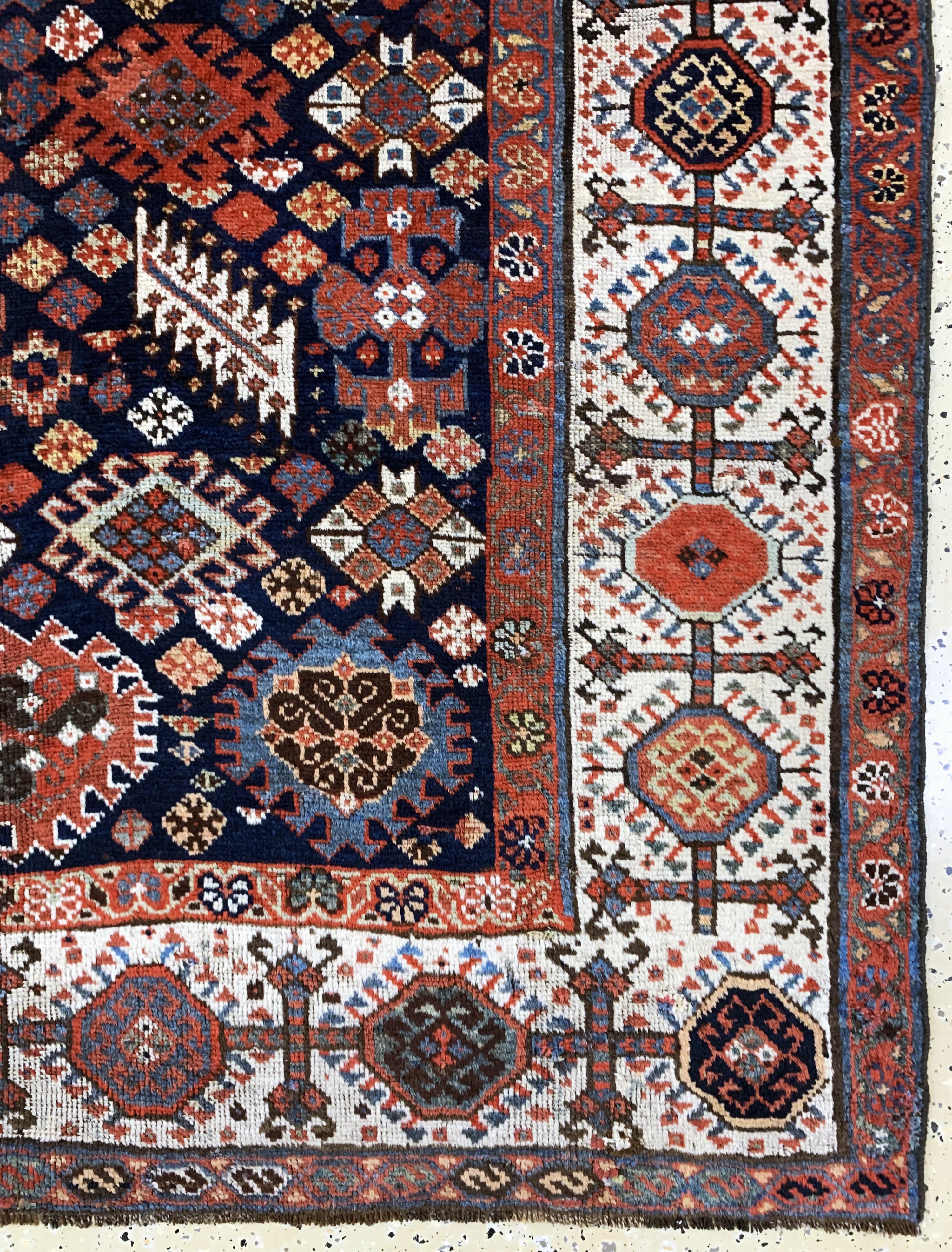 Detail a: Ghaschgai"Shekarlu"antik, Persien, 19.Jhd, Wolle auf Wolle, ca. 252 x 162 cm, restauriert, EHZ: 2(gleichmäßig dünn)