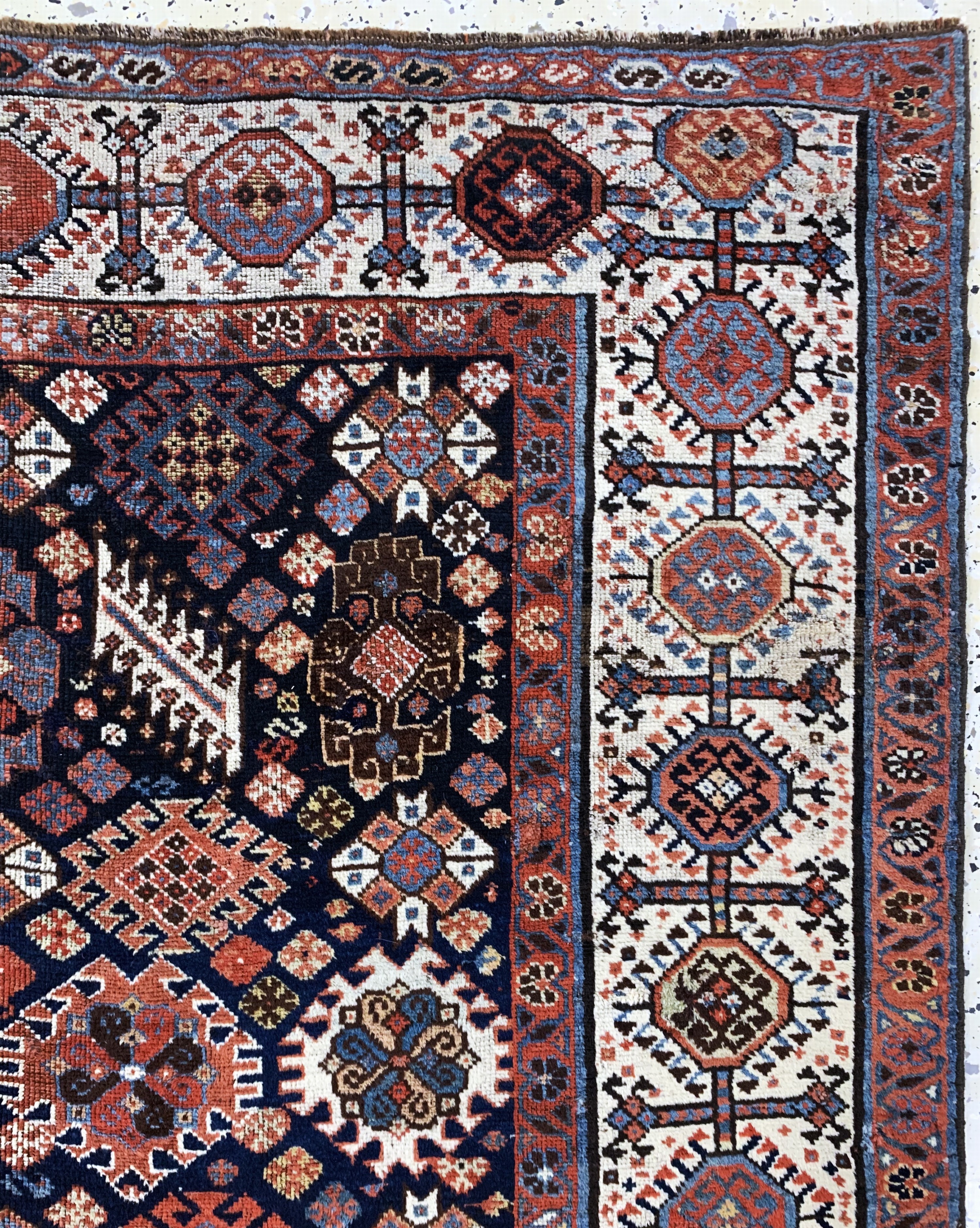 Detail e: Ghaschgai"Shekarlu"antik, Persien, 19.Jhd, Wolle auf Wolle, ca. 252 x 162 cm, restauriert, EHZ: 2(gleichmäßig dünn)