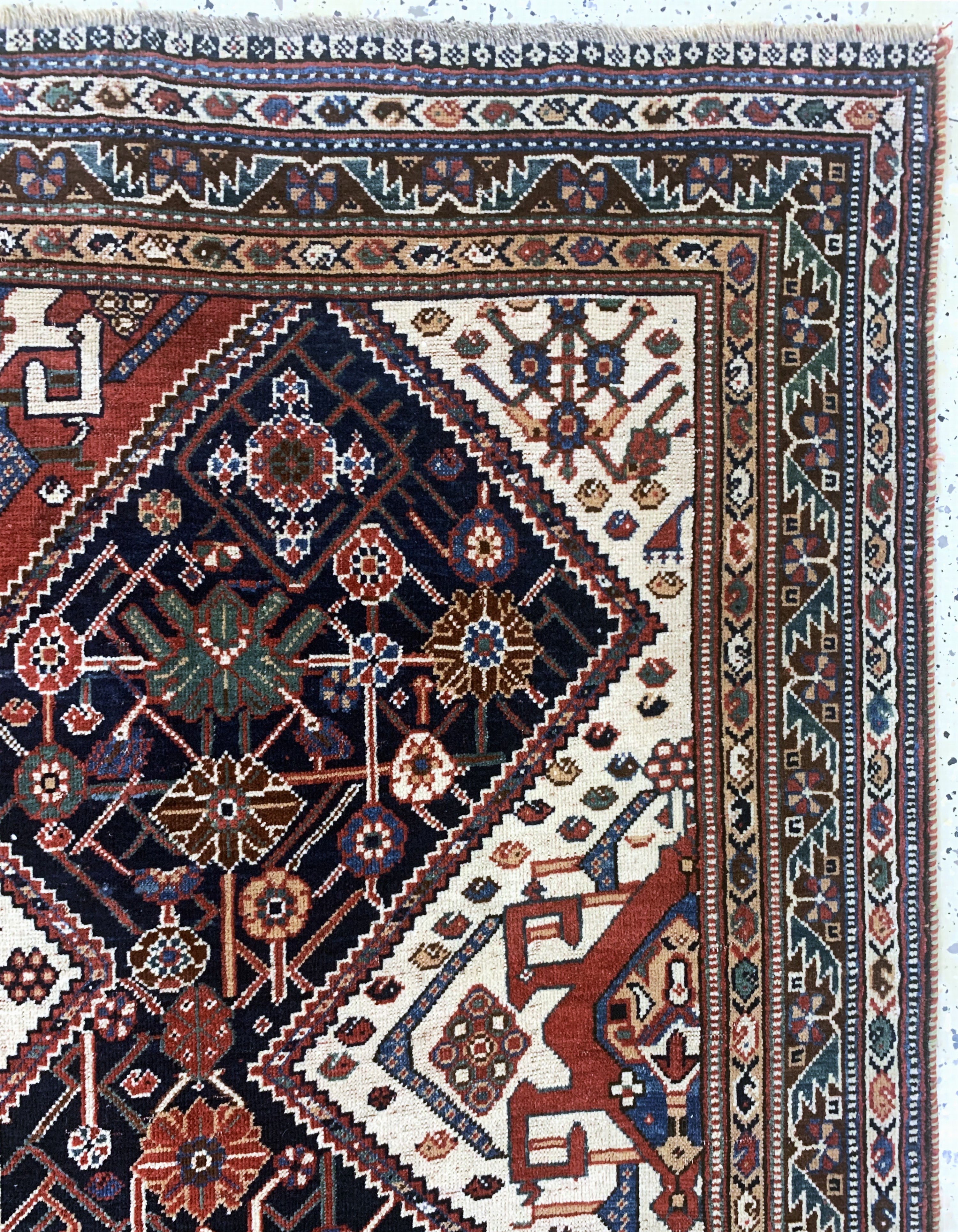 Detail e: Antiker Ghaschgai, Persien, 19.Jhd, Wolle auf Wolle, ca. 187 x 130 cm, restauriert, EHZ:2(gleichmäßig dünn)
