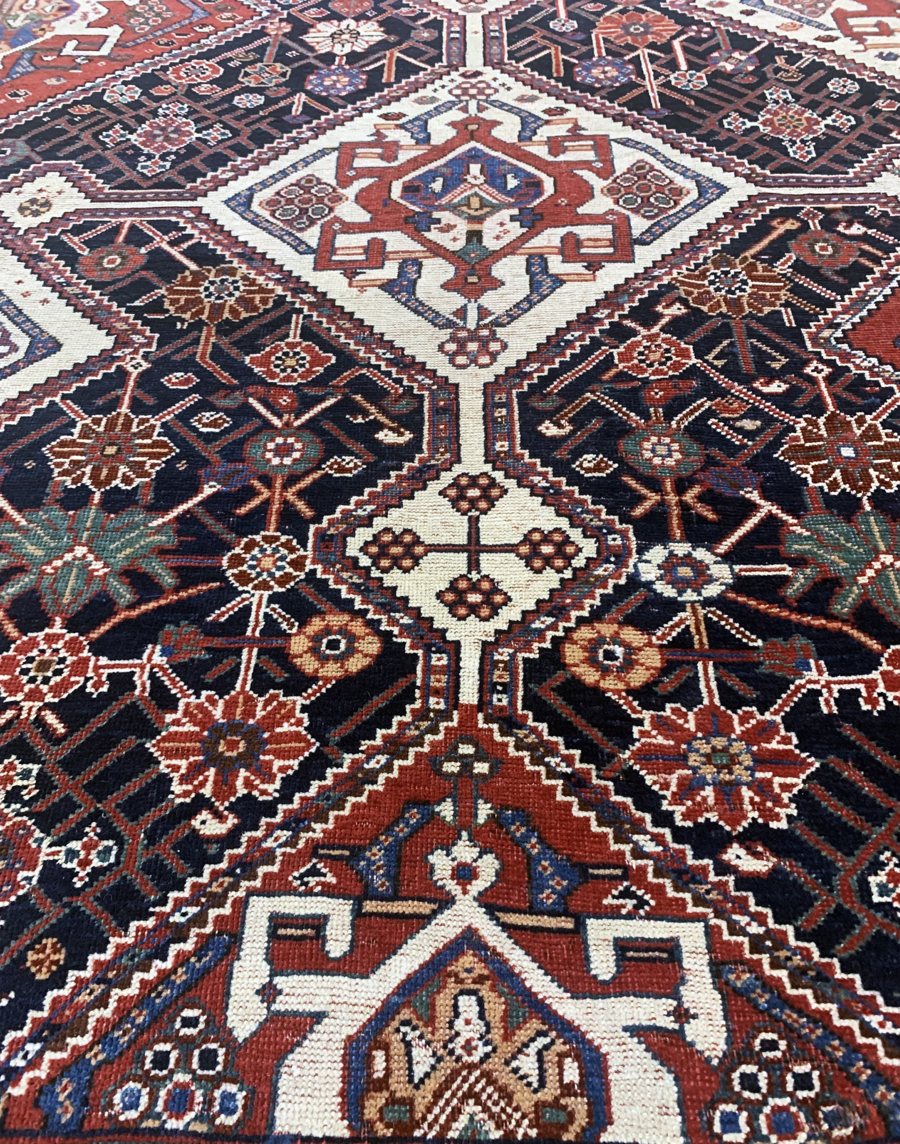 Detail f: Antiker Ghaschgai, Persien, 19.Jhd, Wolle auf Wolle, ca. 187 x 130 cm, restauriert, EHZ:2(gleichmäßig dünn)