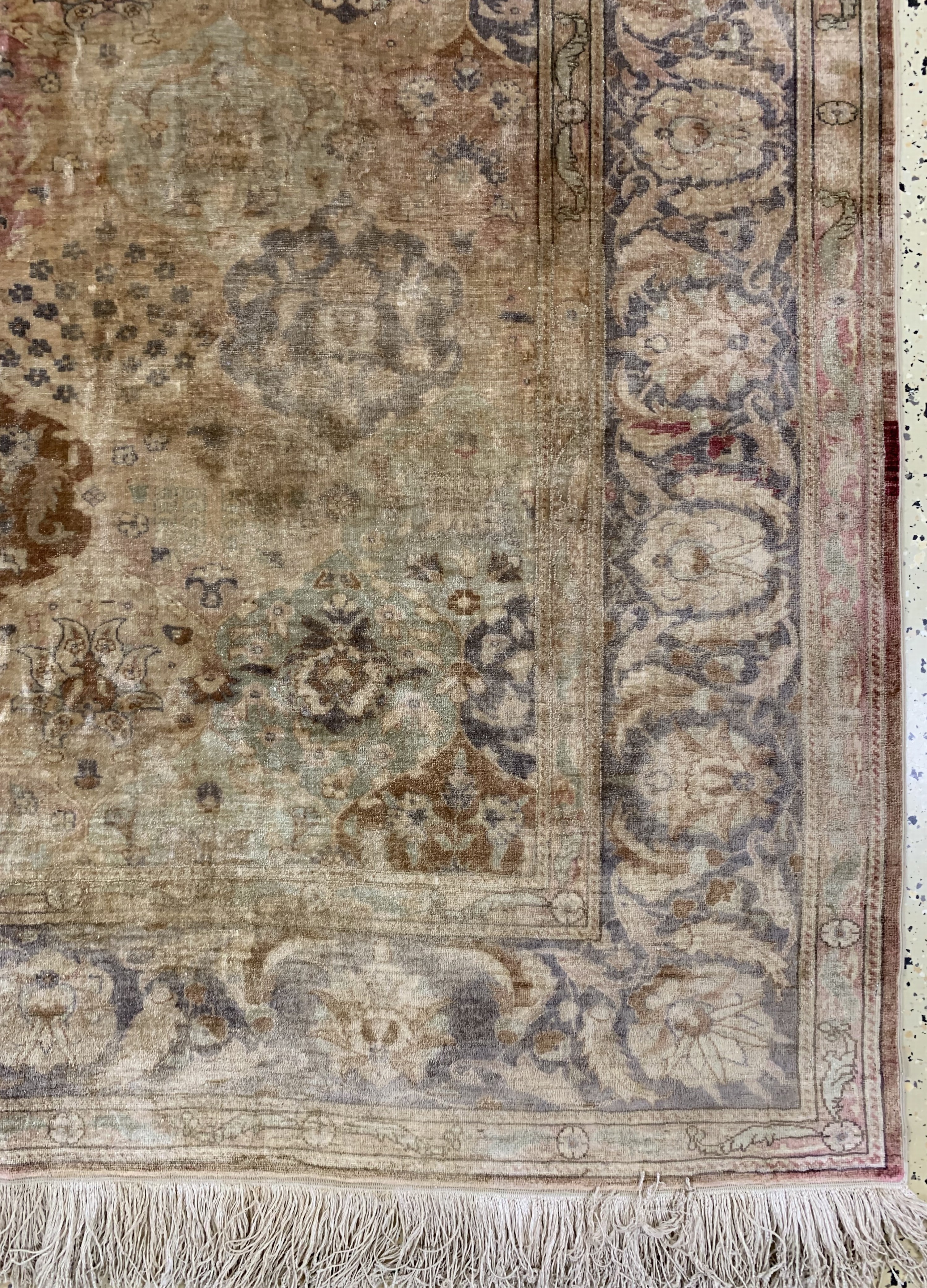 Detail a: Seiden Kayseri alt, Türkei, um 1930-1940, reine Naturseide, ca. 300 x 206 cm, EHZ: 2, (geflickt)