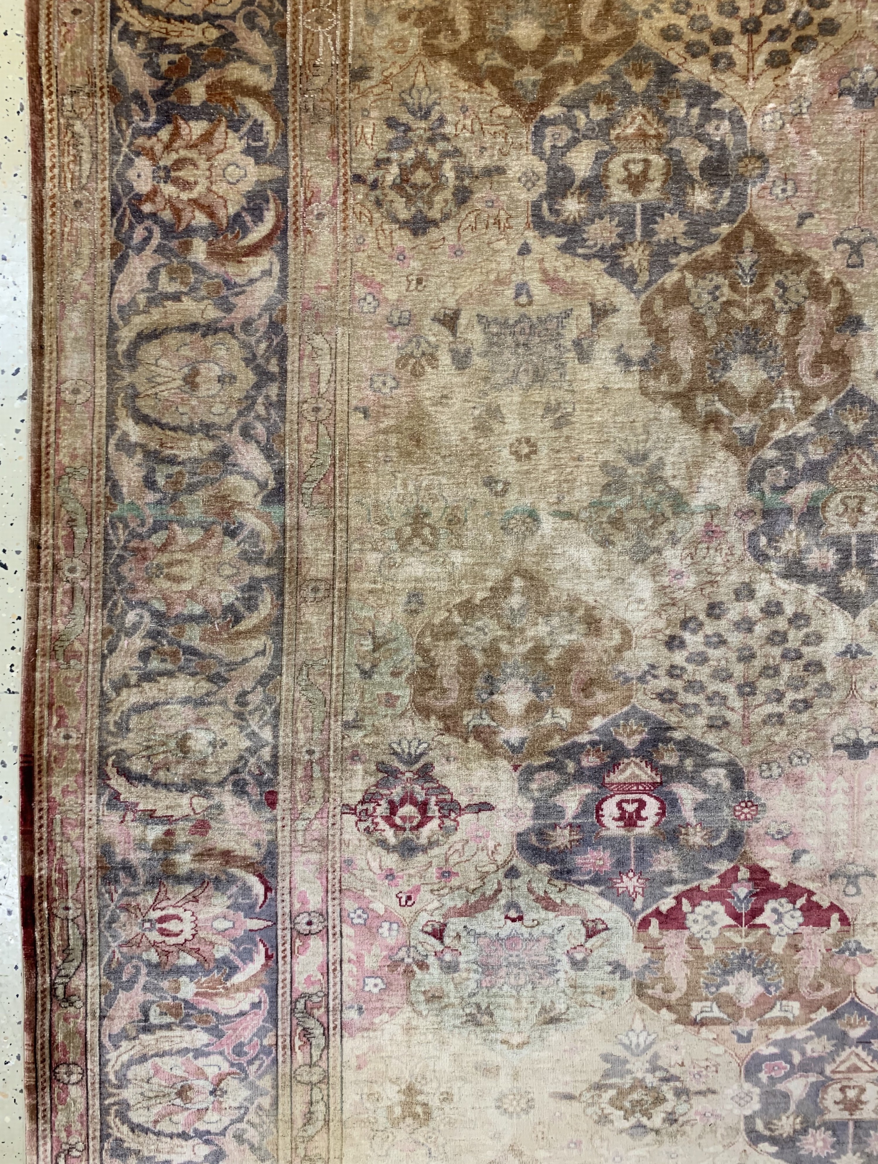 Detail d: Seiden Kayseri alt, Türkei, um 1930-1940, reine Naturseide, ca. 300 x 206 cm, EHZ: 2, (geflickt)