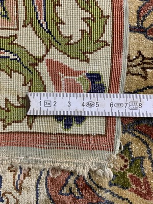 27008355l - Hereke Seide fein, Türkei, um 1940-1950, reine Naturseide, ca. 315 x 207 cm, EHZ: 2-3 ...